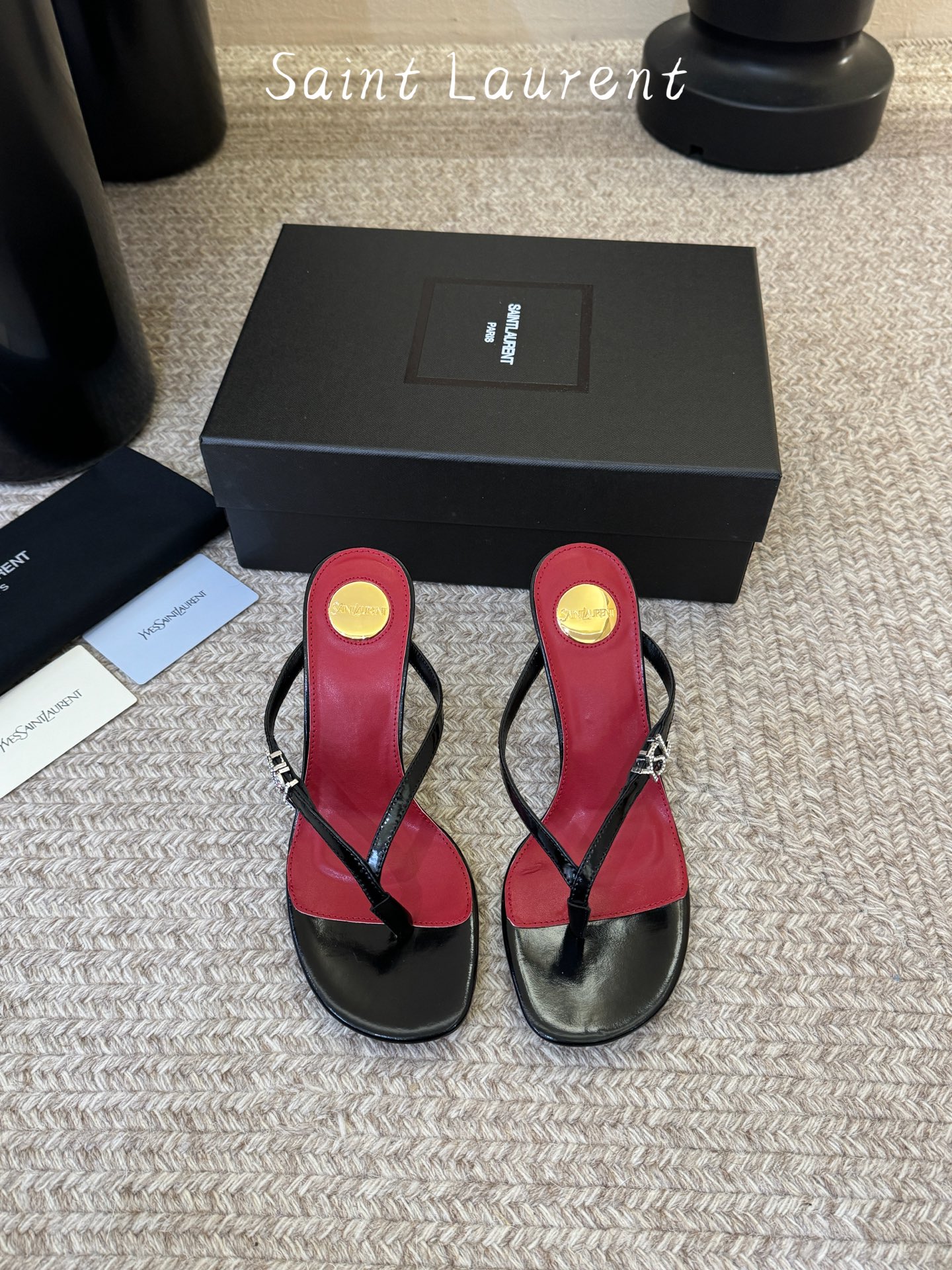 Saint Laurent / YSL圣罗兰金属字母logo高跟凉鞋YSL姐姐的美丽尤物高跟鞋 又是人间