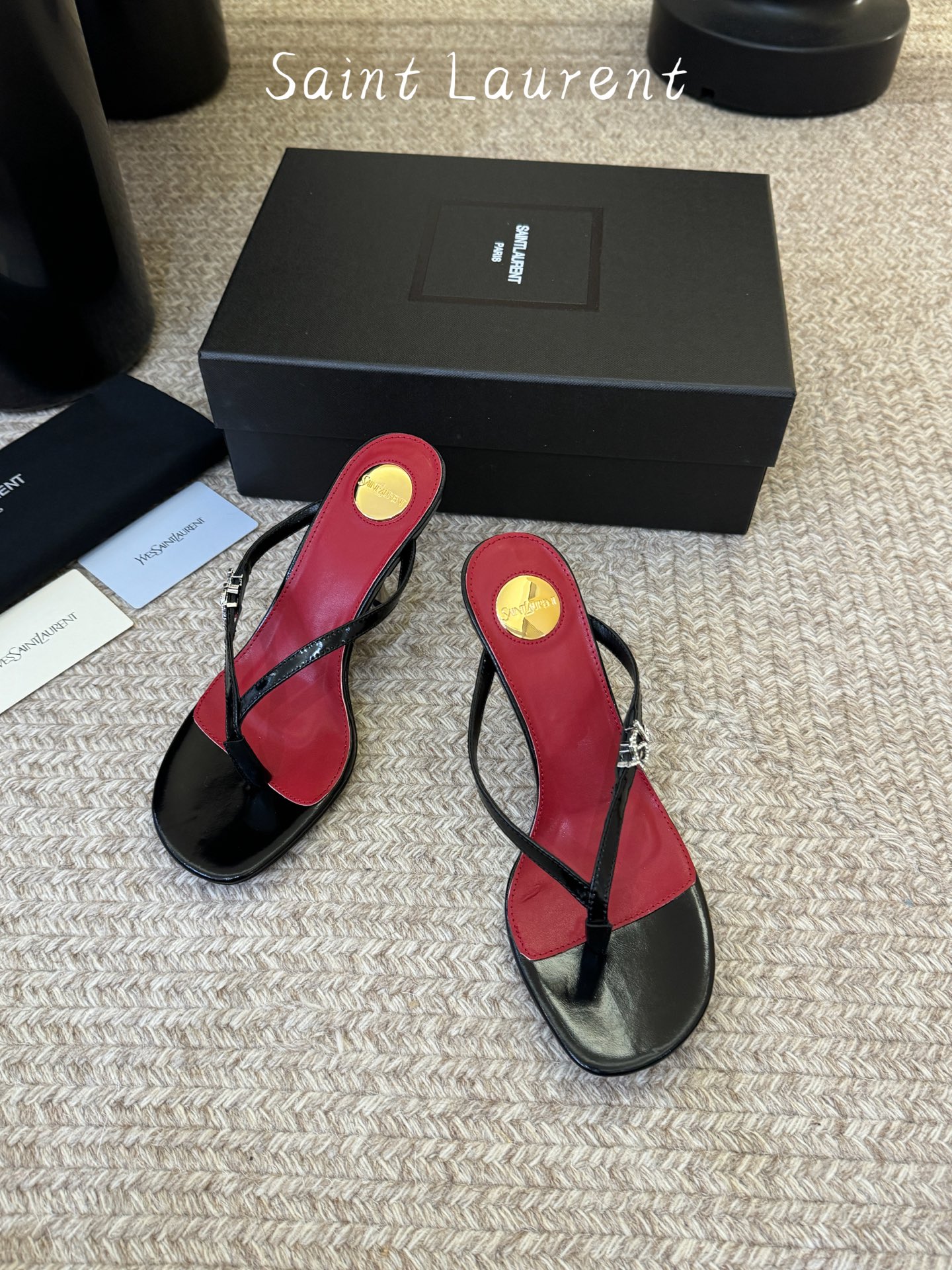 Saint Laurent / YSL圣罗兰金属字母logo高跟凉鞋YSL姐姐的美丽尤物高跟鞋 又是人间