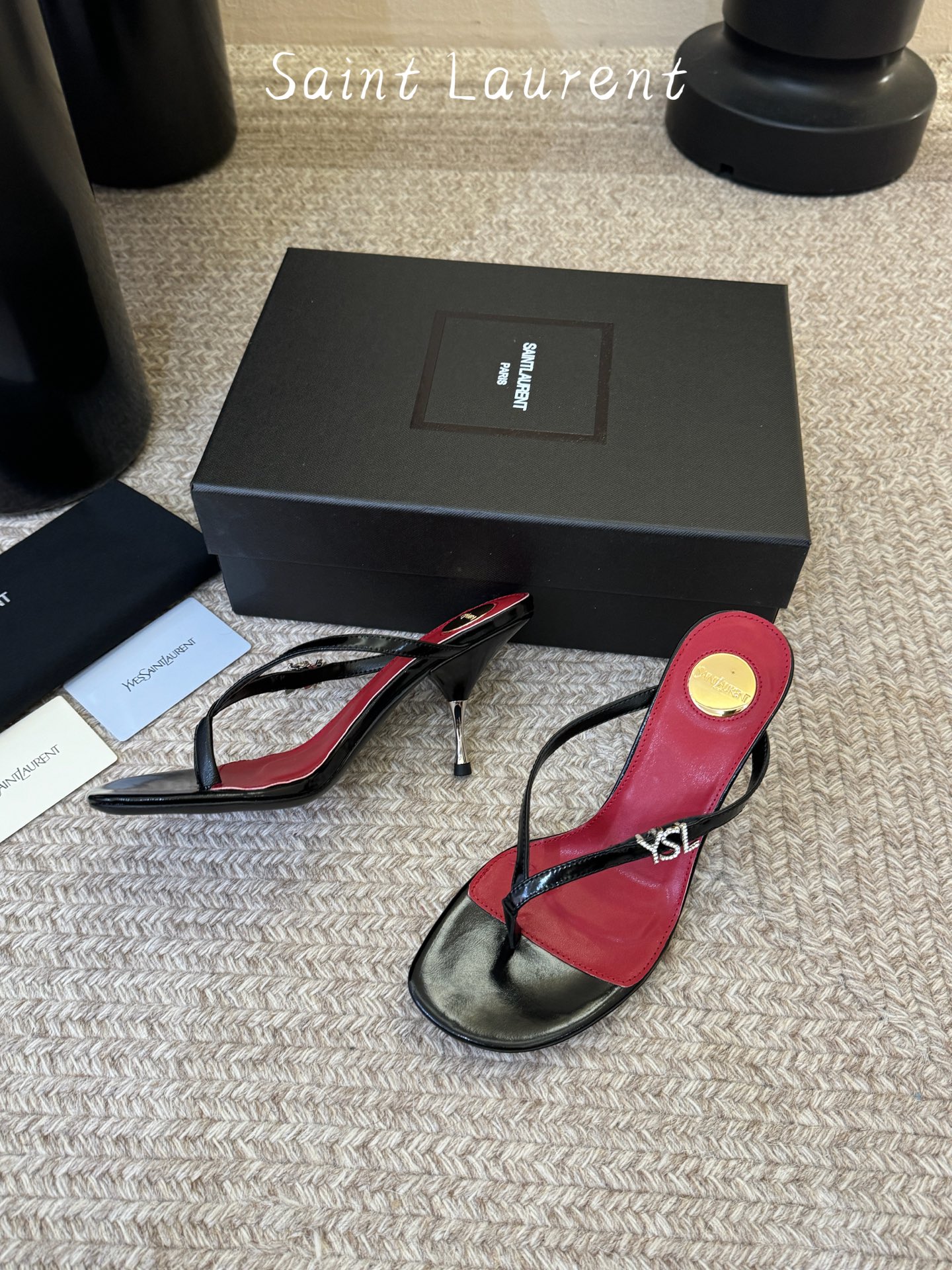 Saint Laurent / YSL圣罗兰金属字母logo高跟凉鞋YSL姐姐的美丽尤物高跟鞋 又是人间