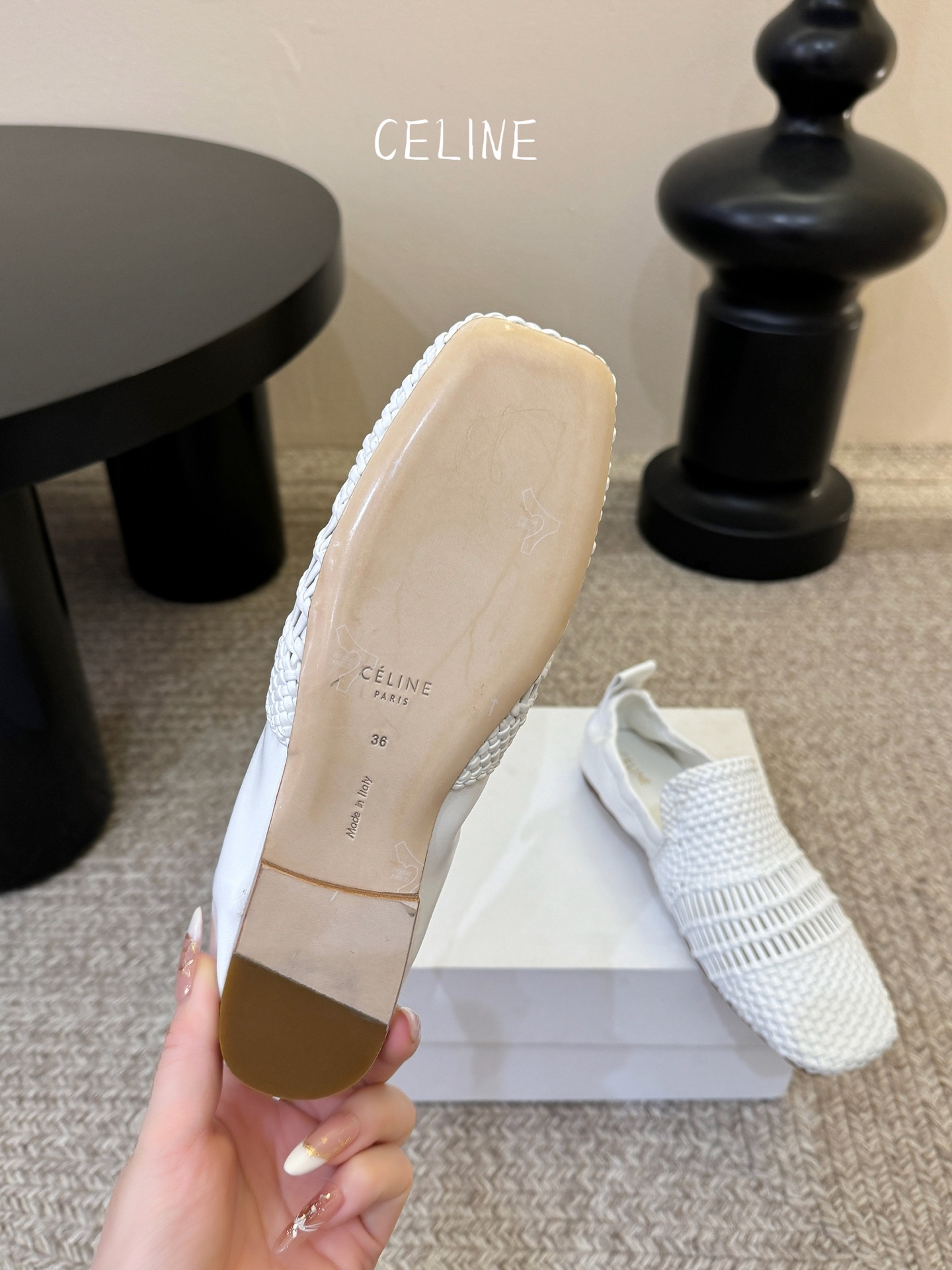 CELINE 编织穆勒鞋｜夏日穿搭的高级感密码✨ 谁懂啊家人们！这双编织穆勒鞋直接焊在我脚上了🥹黑白两色