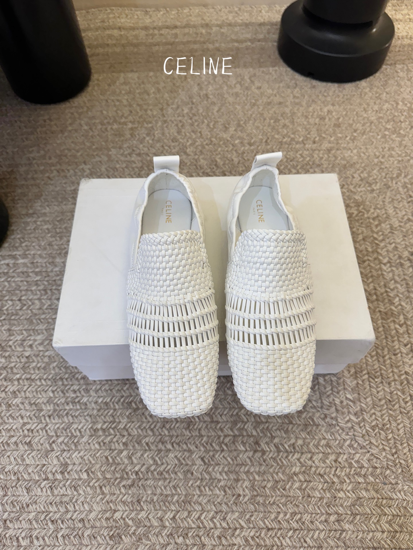 CELINE 编织穆勒鞋｜夏日穿搭的高级感密码✨ 谁懂啊家人们！这双编织穆勒鞋直接焊在我脚上了🥹黑白两色