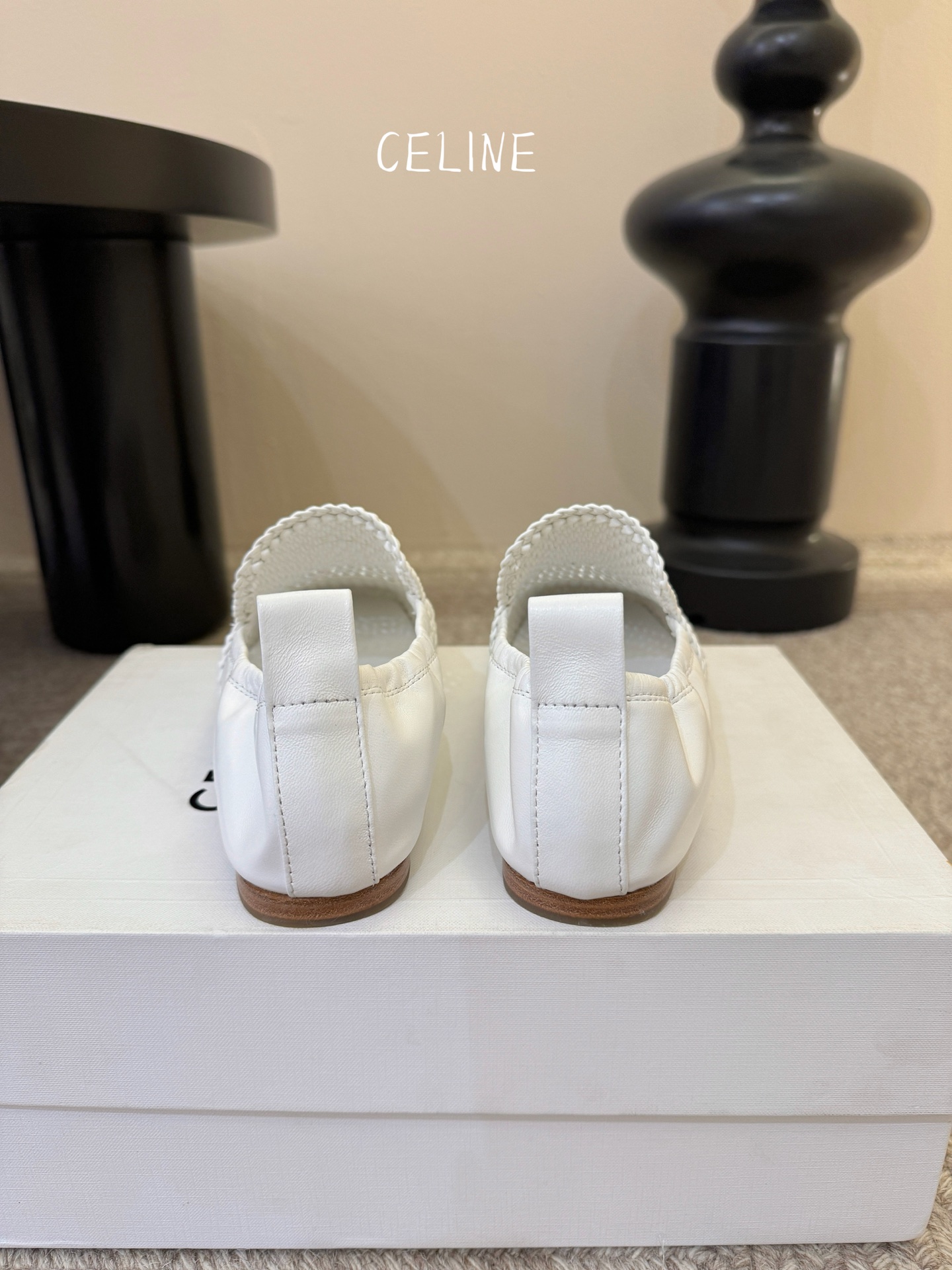 CELINE 编织穆勒鞋｜夏日穿搭的高级感密码✨ 谁懂啊家人们！这双编织穆勒鞋直接焊在我脚上了🥹黑白两色