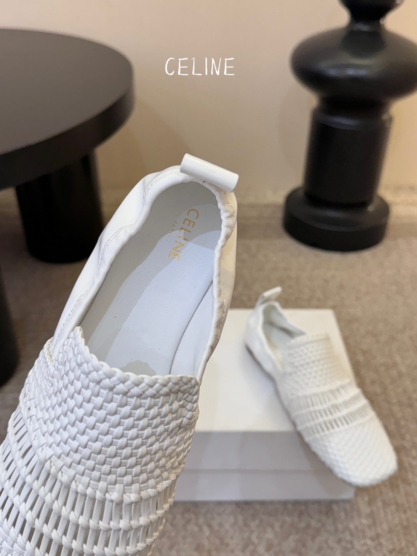 CELINE 编织穆勒鞋｜夏日穿搭的高级感密码✨ 谁懂啊家人们！这双编织穆勒鞋直接焊在我脚上了🥹黑白两色