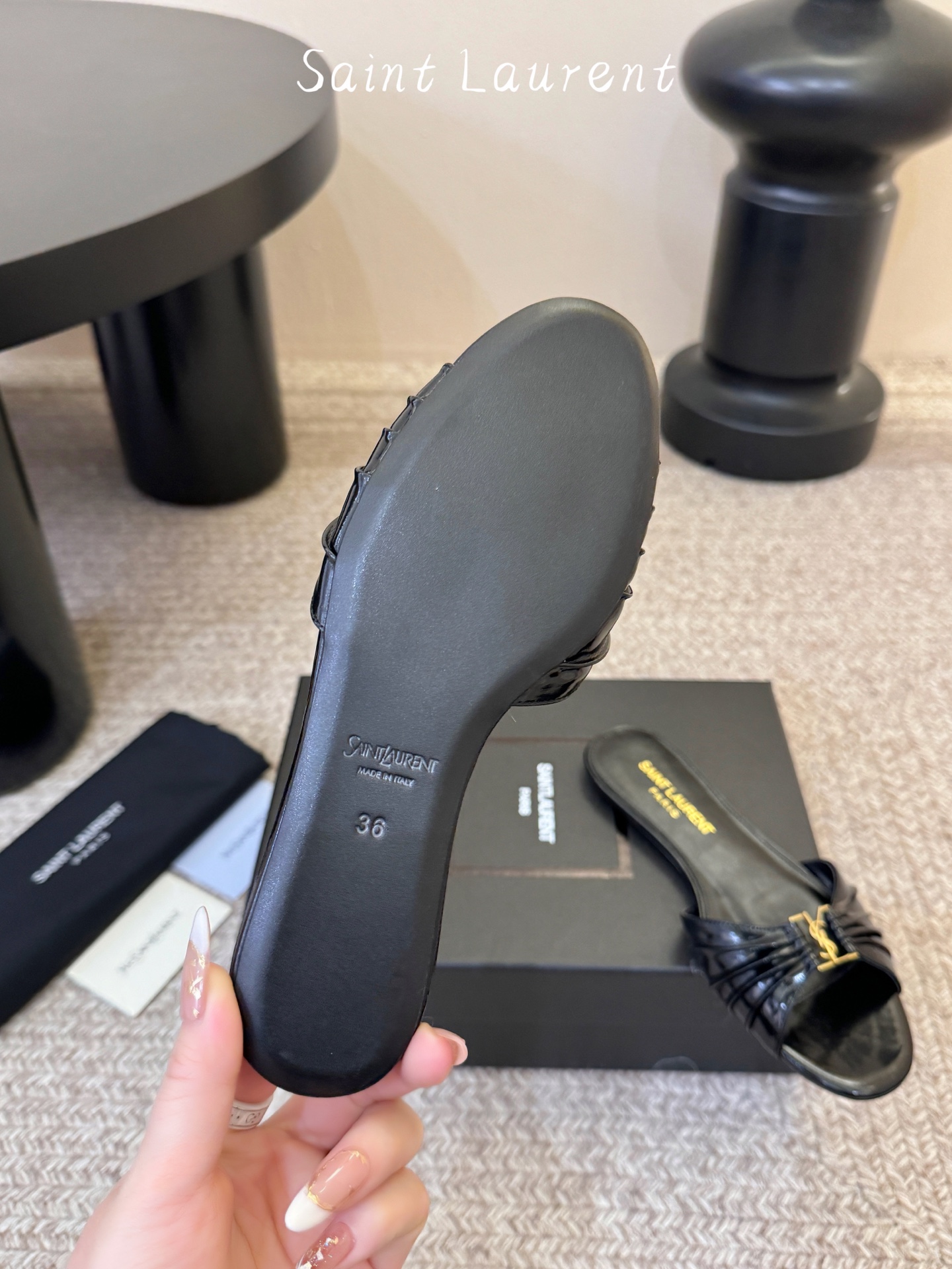 圣罗兰Saint Lauren* ss新YSL Logo平底鞋拖Ysl走秀款高跟鞋 各种小裙子搭配起来 