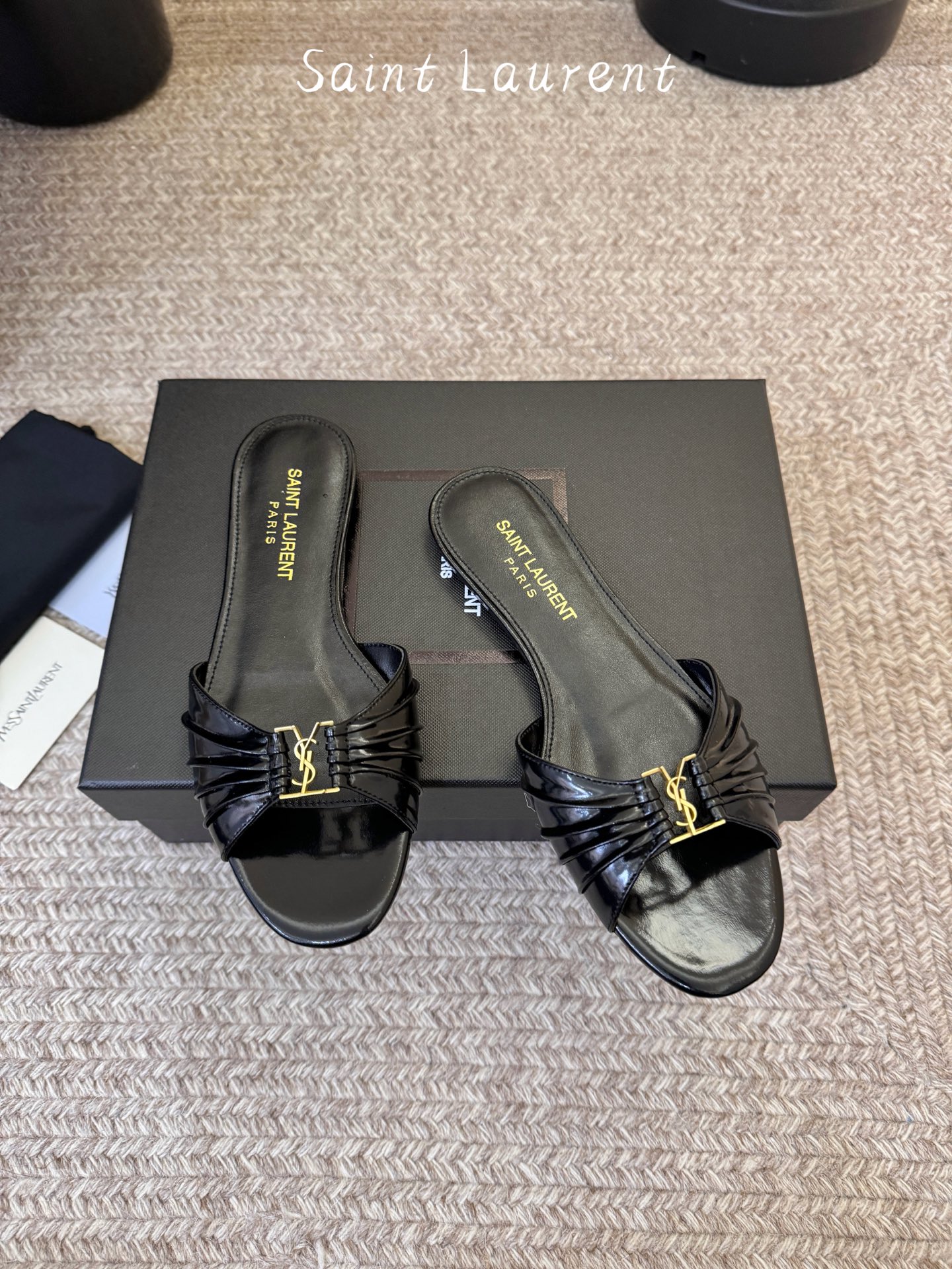 圣罗兰Saint Lauren* ss新YSL Logo平底鞋拖Ysl走秀款高跟鞋 各种小裙子搭配起来 