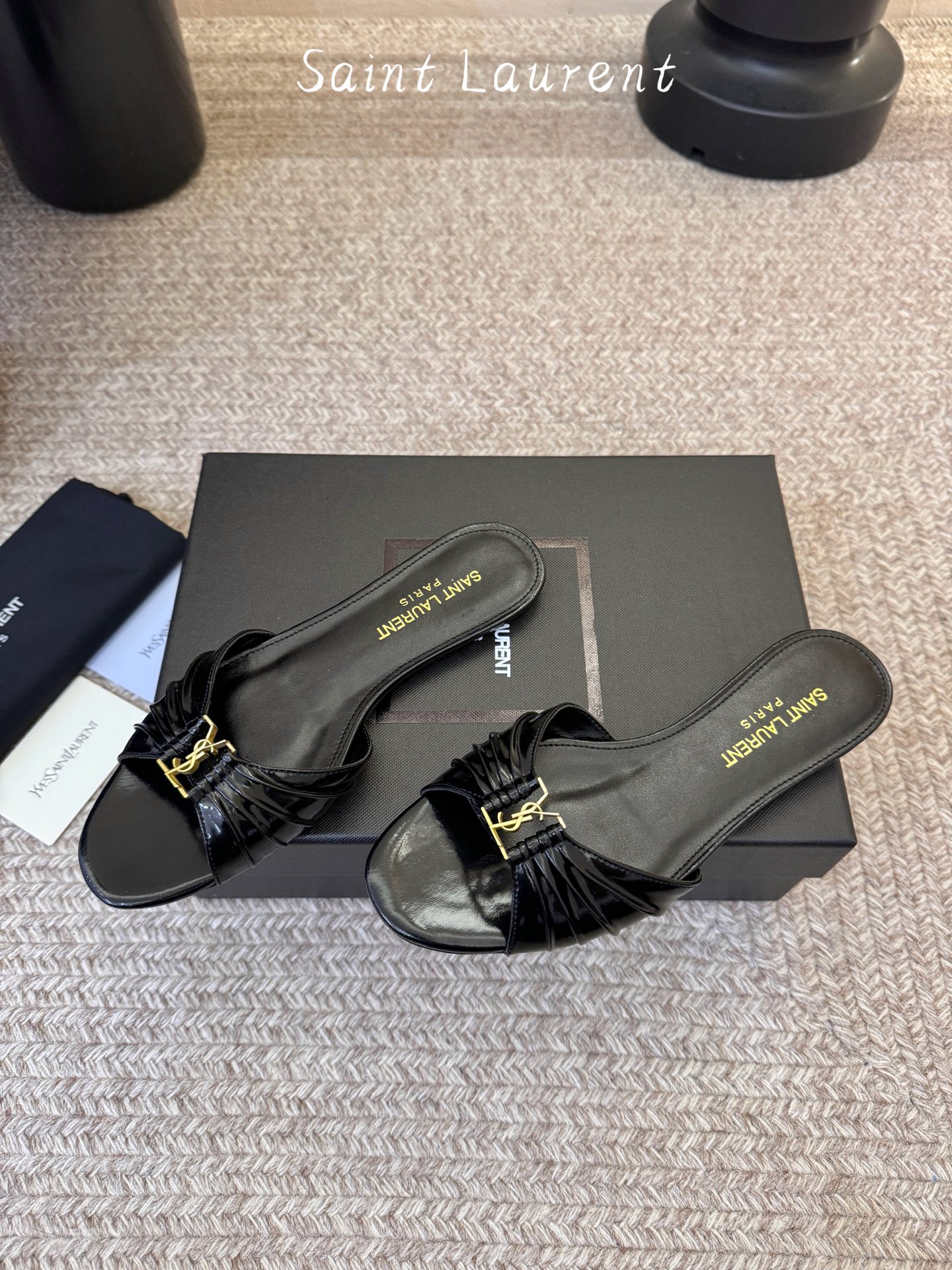 圣罗兰Saint Lauren* ss新YSL Logo平底鞋拖Ysl走秀款高跟鞋 各种小裙子搭配起来 