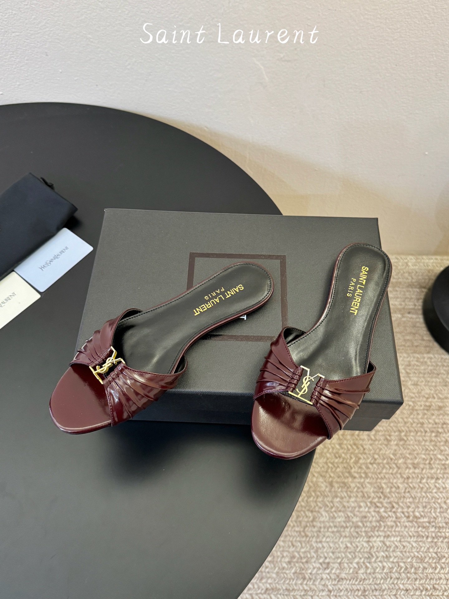 圣罗兰Saint Lauren* ss新YSL Logo平底鞋拖Ysl走秀款高跟鞋 各种小裙子搭配起来 