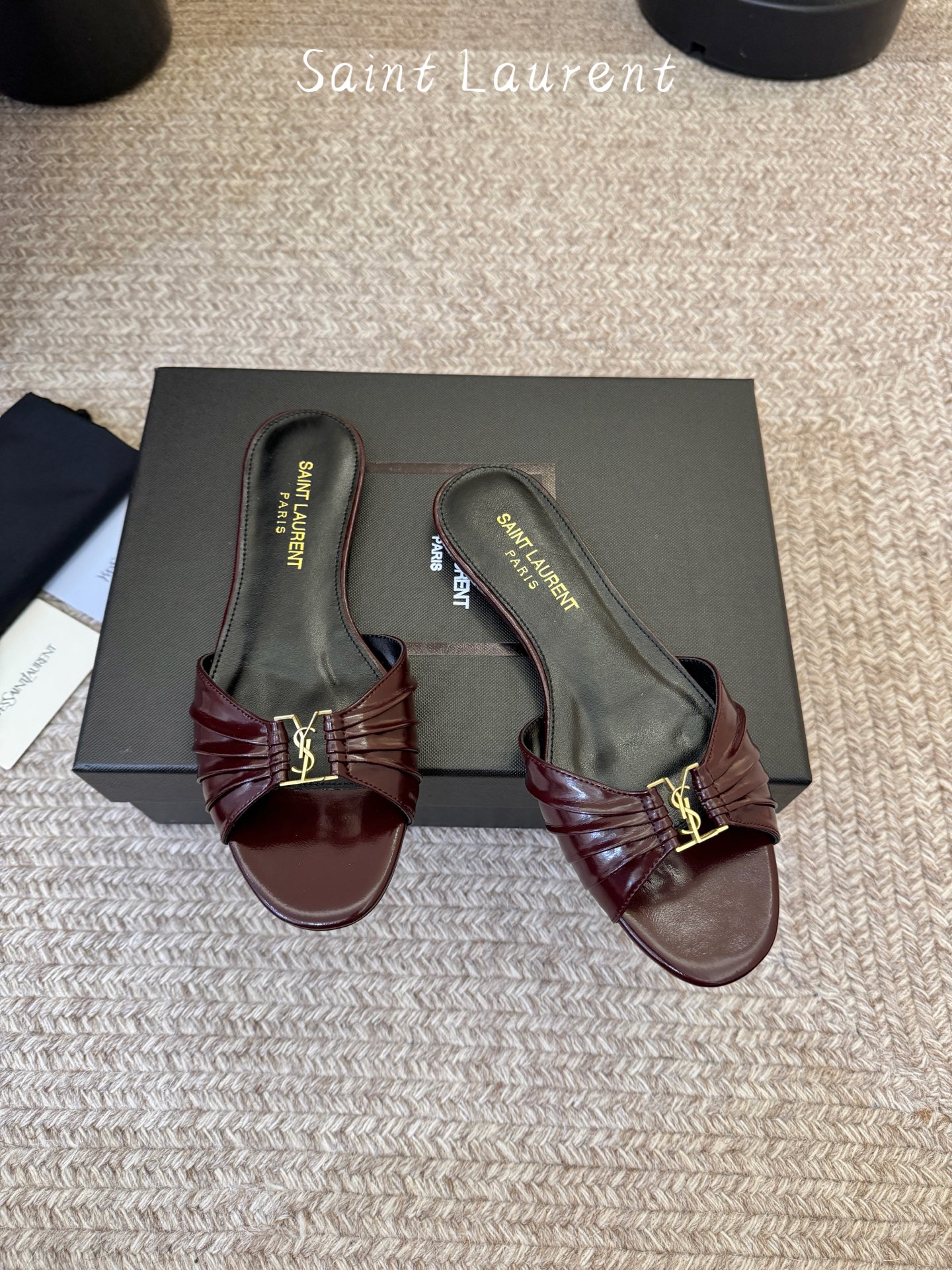 圣罗兰Saint Lauren* ss新YSL Logo平底鞋拖Ysl走秀款高跟鞋 各种小裙子搭配起来 