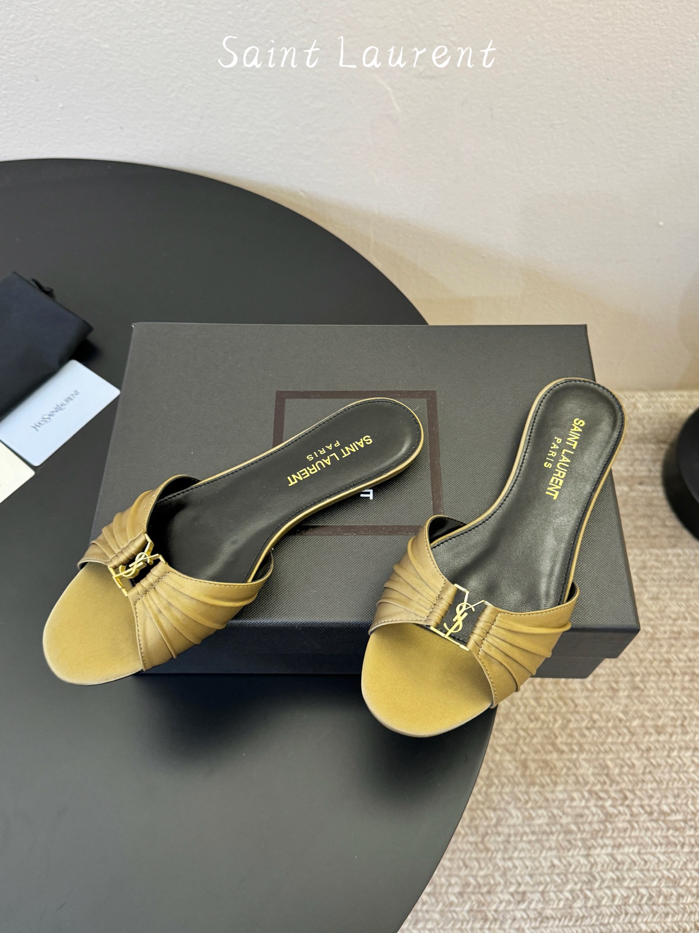 圣罗兰Saint Lauren* ss新YSL Logo平底鞋拖Ysl走秀款高跟鞋 各种小裙子搭配起来 