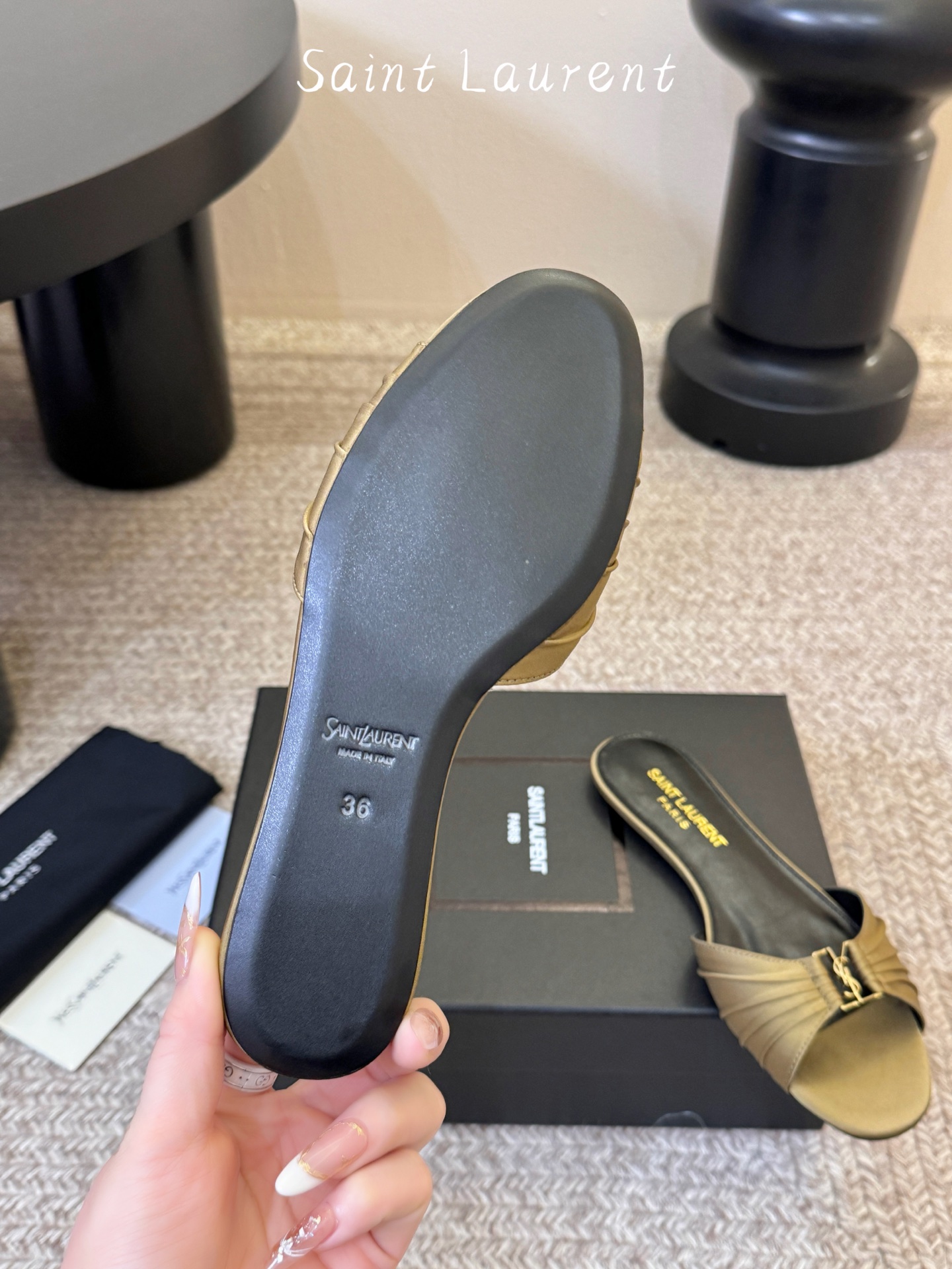 圣罗兰Saint Lauren* ss新YSL Logo平底鞋拖Ysl走秀款高跟鞋 各种小裙子搭配起来 