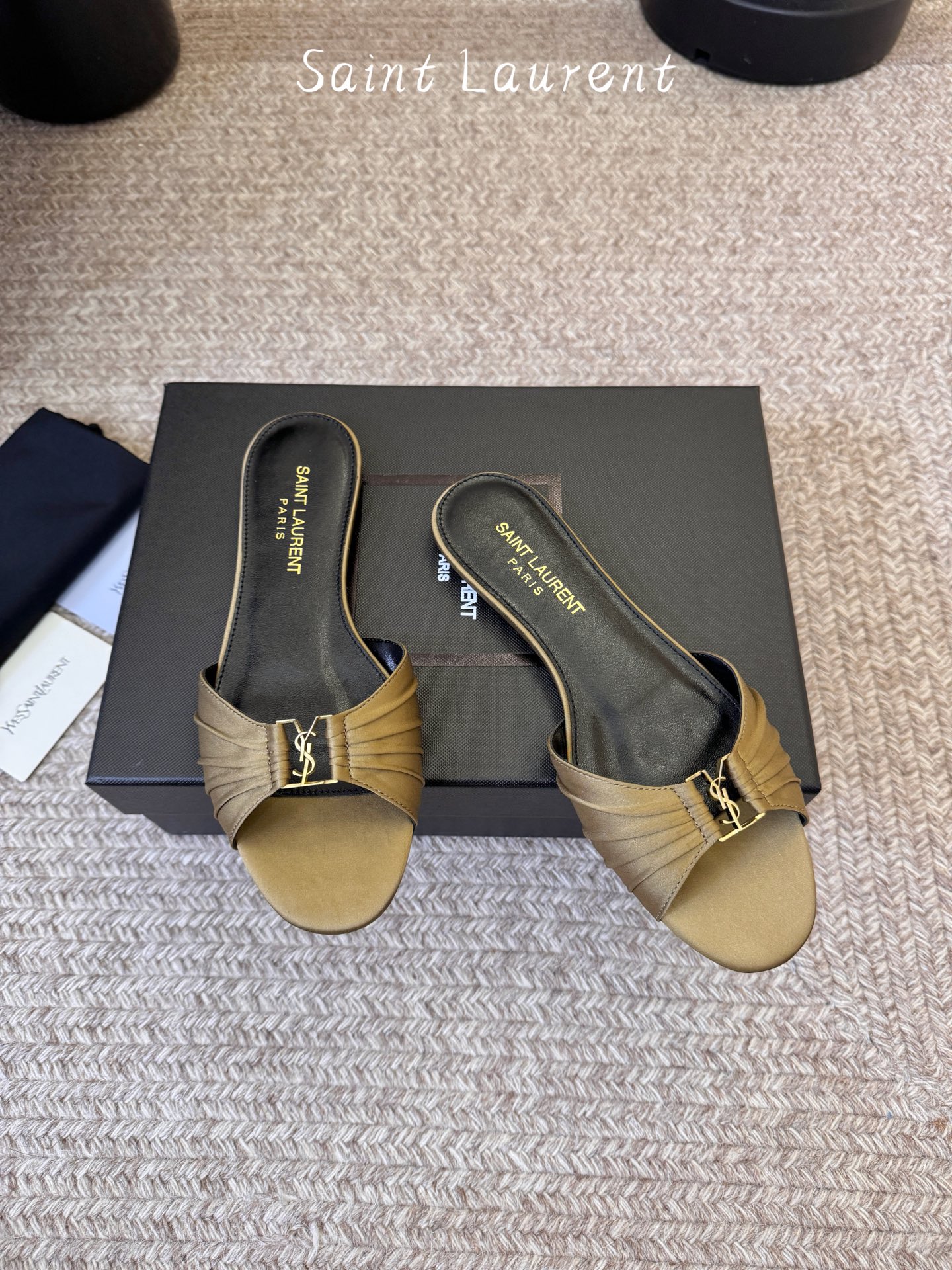 圣罗兰Saint Lauren* ss新YSL Logo平底鞋拖Ysl走秀款高跟鞋 各种小裙子搭配起来 
