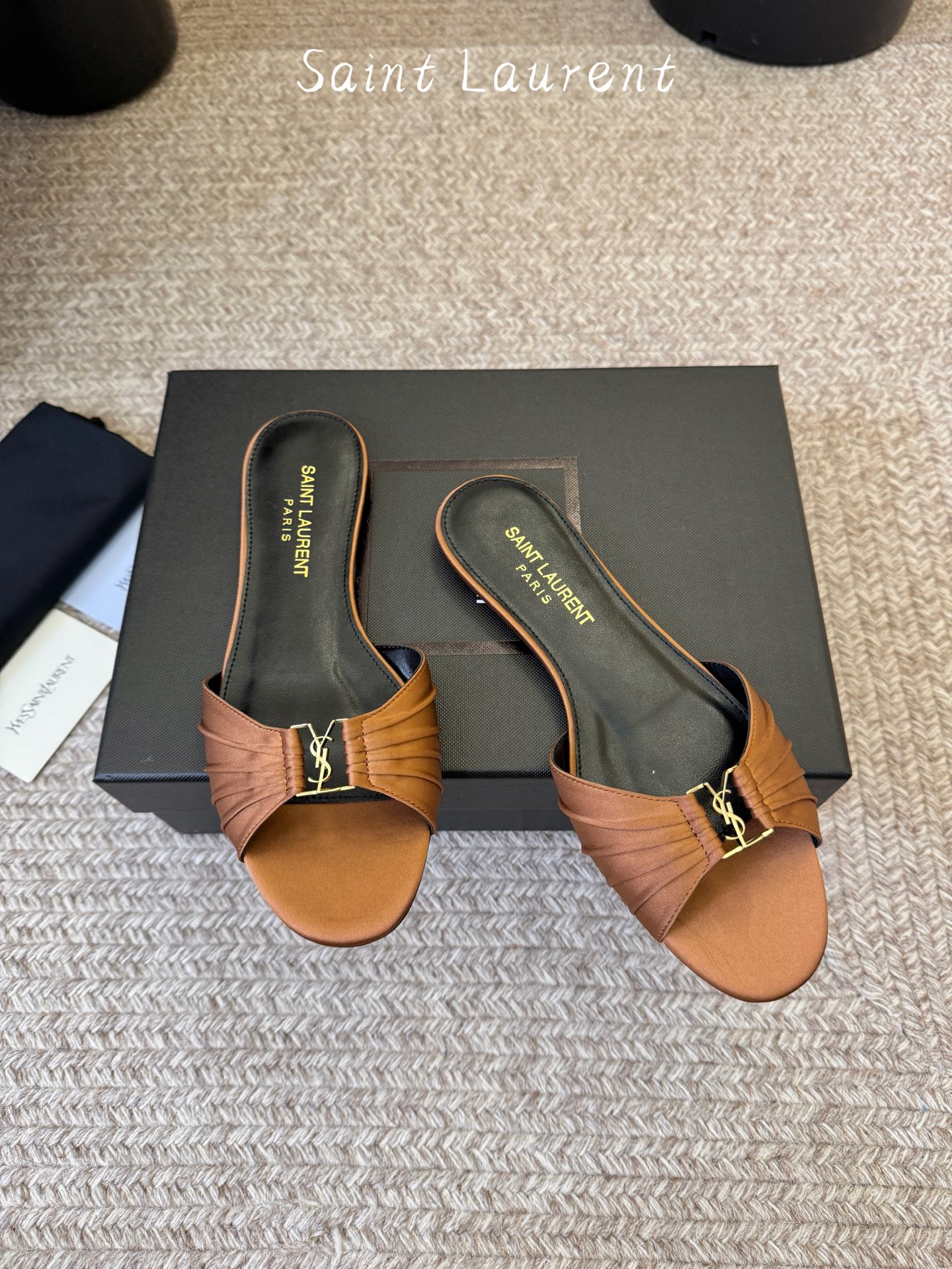 圣罗兰Saint Lauren* ss新YSL Logo平底鞋拖Ysl走秀款高跟鞋 各种小裙子搭配起来 