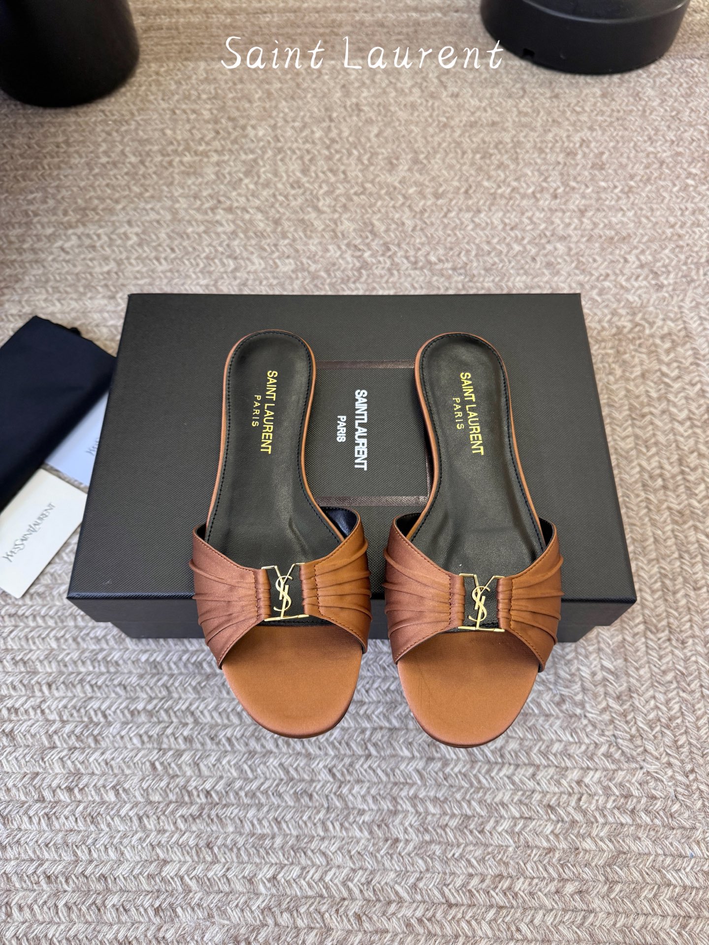 圣罗兰Saint Lauren* ss新YSL Logo平底鞋拖Ysl走秀款高跟鞋 各种小裙子搭配起来 