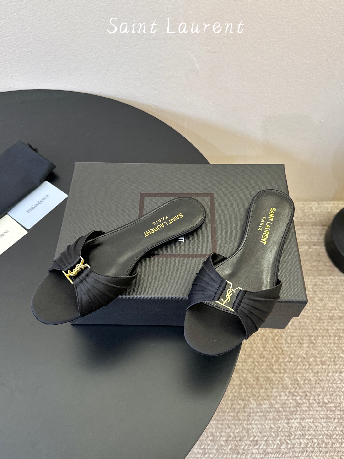 圣罗兰Saint Lauren* ss新YSL Logo平底鞋拖Ysl走秀款高跟鞋 各种小裙子搭配起来 