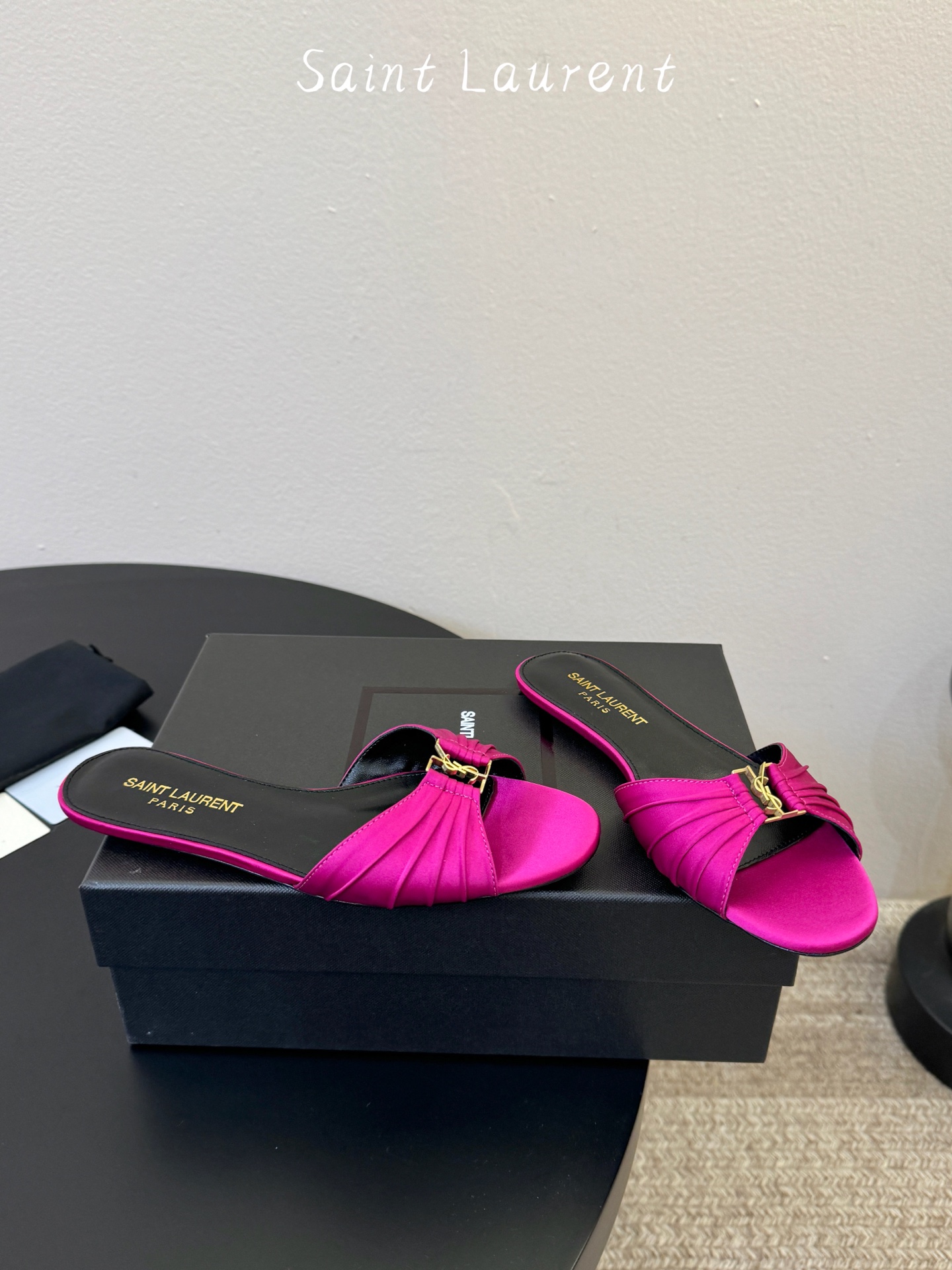 圣罗兰Saint Lauren* ss新YSL Logo平底鞋拖Ysl走秀款高跟鞋 各种小裙子搭配起来 