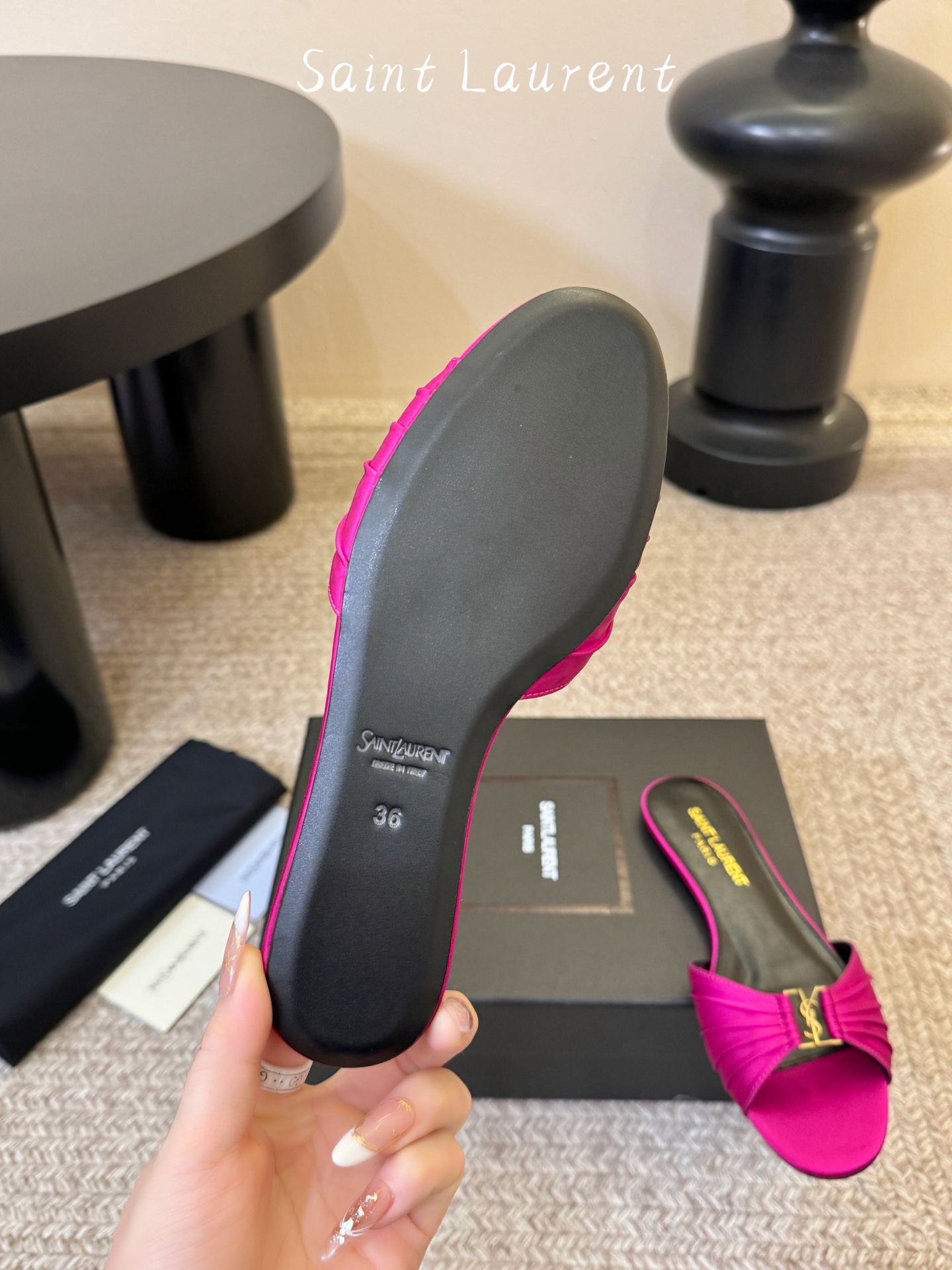 圣罗兰Saint Lauren* ss新YSL Logo平底鞋拖Ysl走秀款高跟鞋 各种小裙子搭配起来 