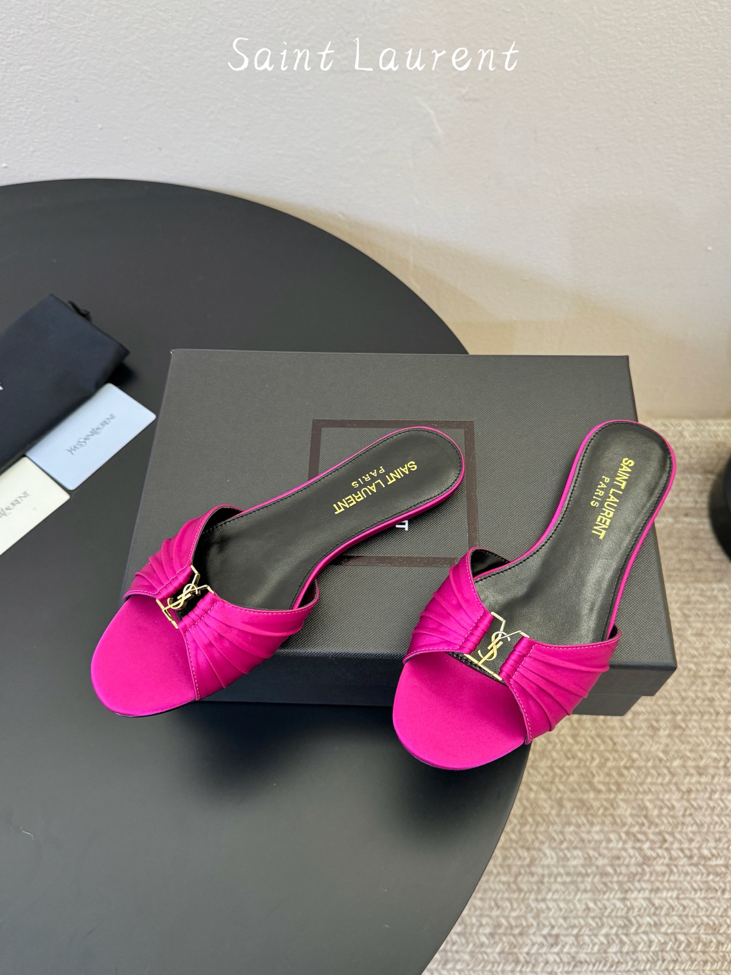 圣罗兰Saint Lauren* ss新YSL Logo平底鞋拖Ysl走秀款高跟鞋 各种小裙子搭配起来 