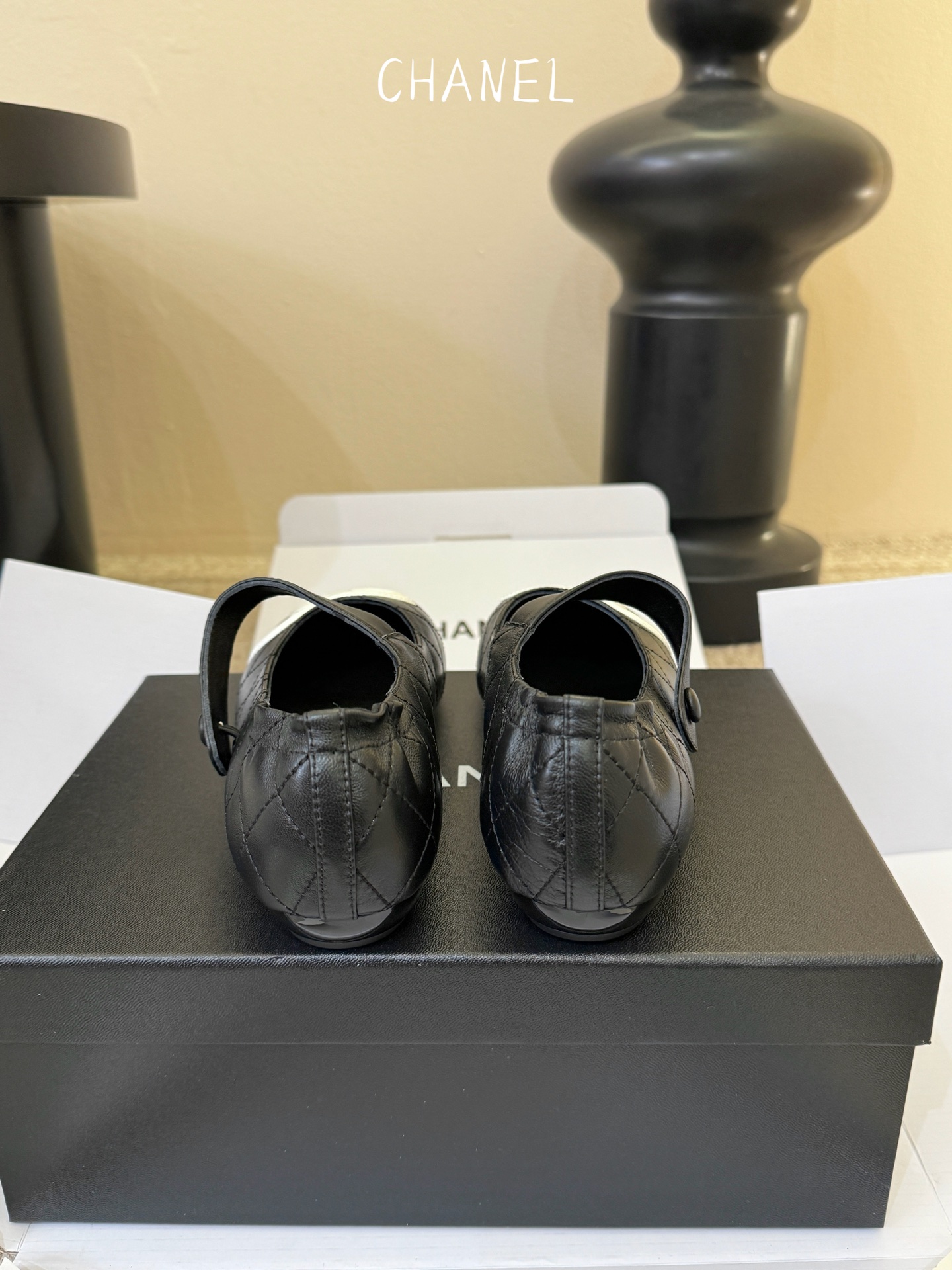 小香新品蝴蝶结芭蕾舞鞋 原版1:1复刻 经典中的经典 无论搭配裤装还是裙装都是完美 小圆头的设计很好的修