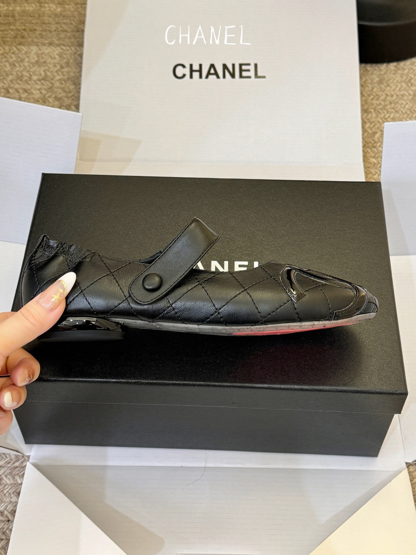 小香新品蝴蝶结芭蕾舞鞋 原版1:1复刻 经典中的经典 无论搭配裤装还是裙装都是完美 小圆头的设计很好的修