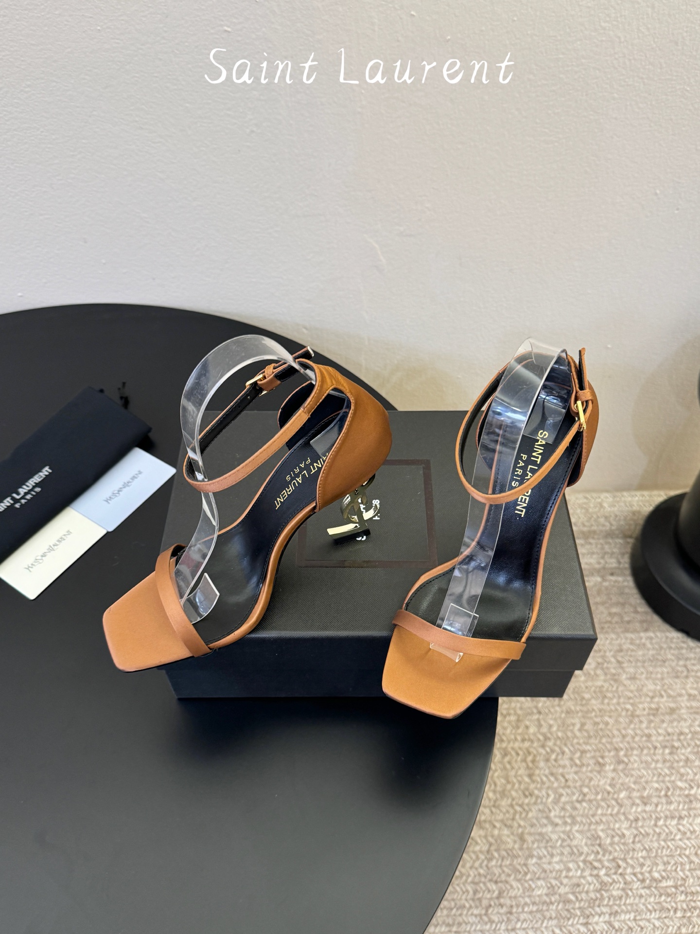 𝗦𝗔𝗜𝗡𝗧 𝗟𝗔𝗨𝗥𝗘𝗡*ysl 经典款高跟凉鞋 唯有YSL最懂女人心 不接受反驳 超级无敌女人味神器 