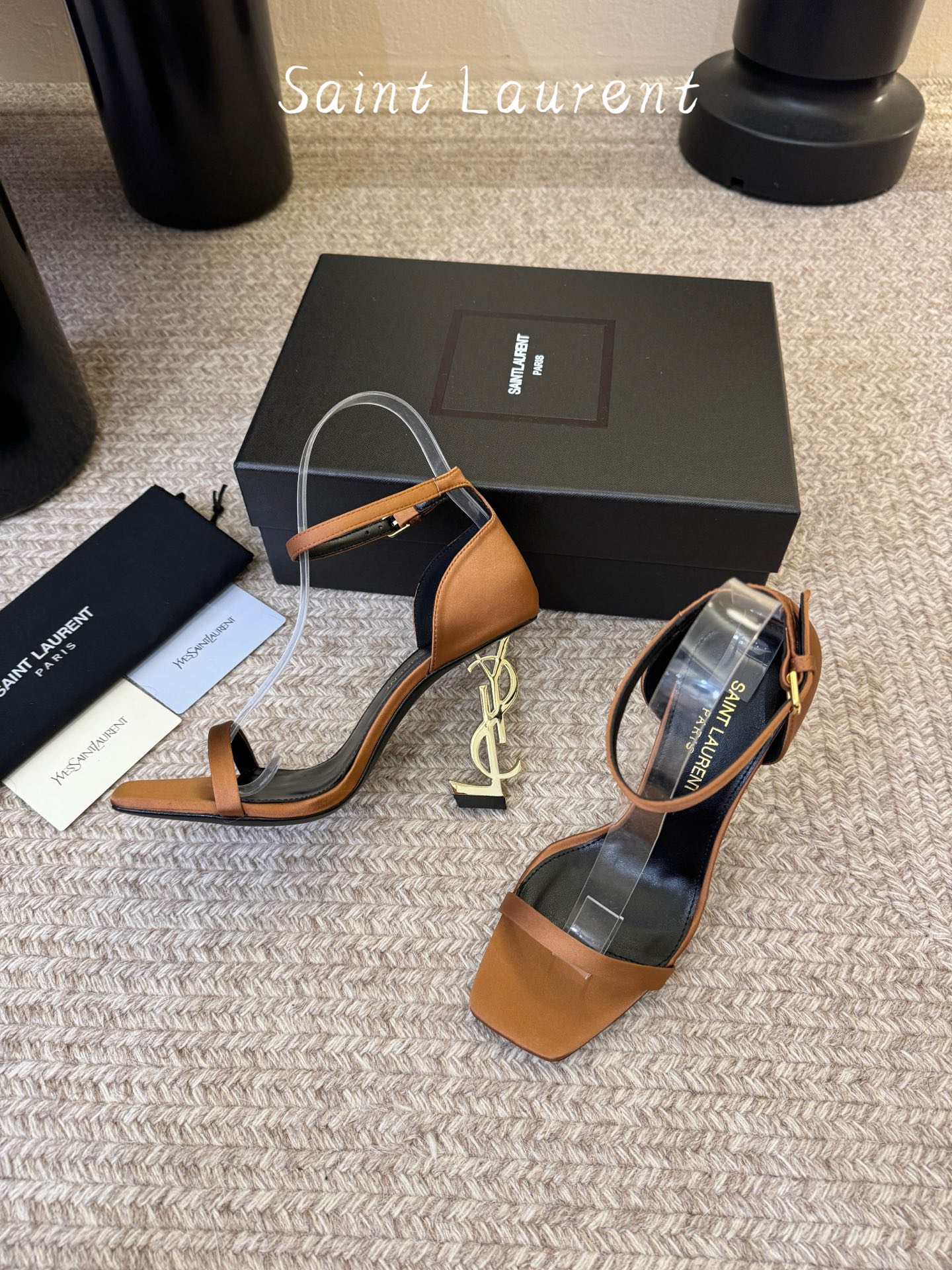 𝗦𝗔𝗜𝗡𝗧 𝗟𝗔𝗨𝗥𝗘𝗡*ysl 经典款高跟凉鞋 唯有YSL最懂女人心 不接受反驳 超级无敌女人味神器 