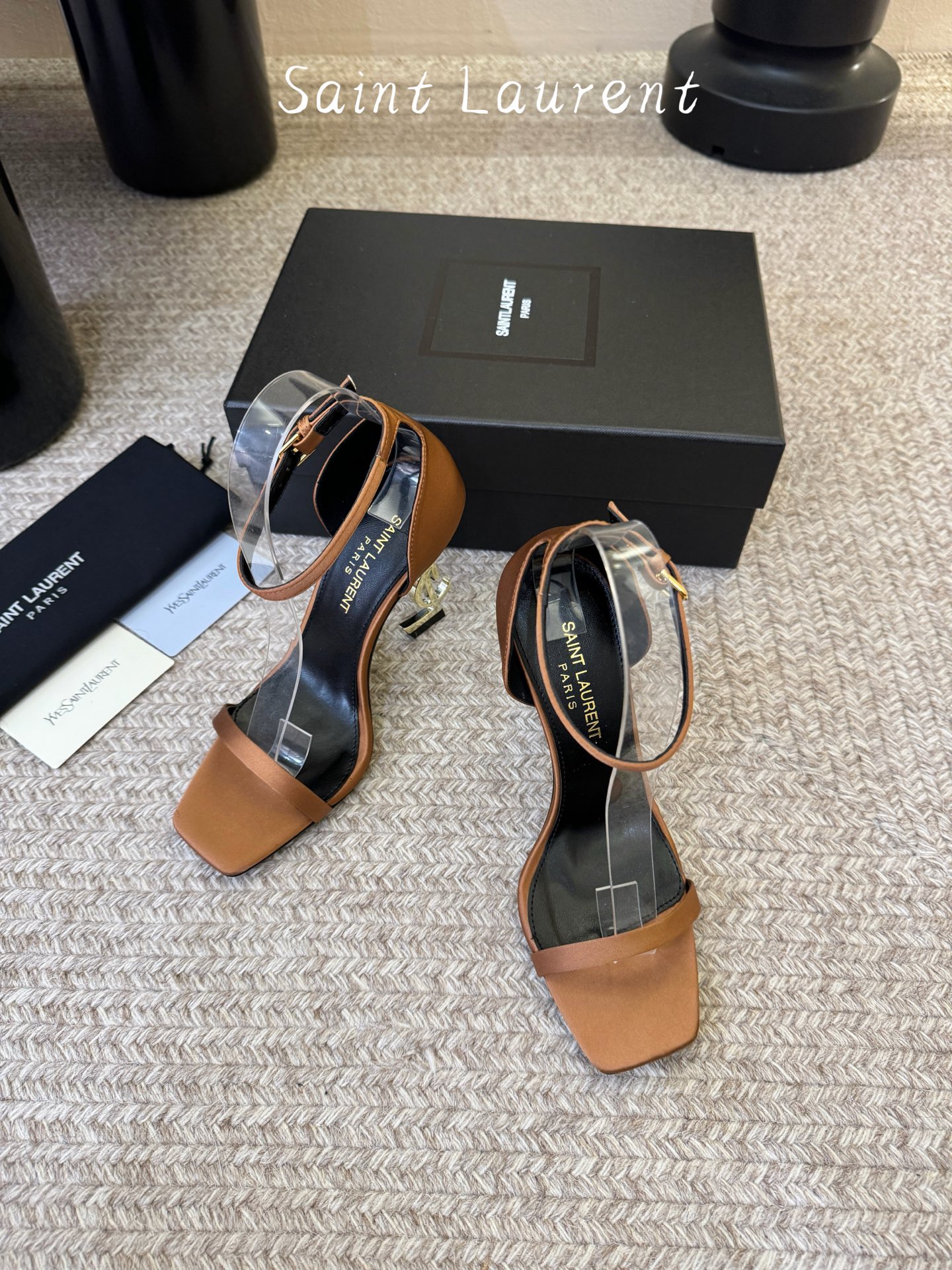 𝗦𝗔𝗜𝗡𝗧 𝗟𝗔𝗨𝗥𝗘𝗡*ysl 经典款高跟凉鞋 唯有YSL最懂女人心 不接受反驳 超级无敌女人味神器 