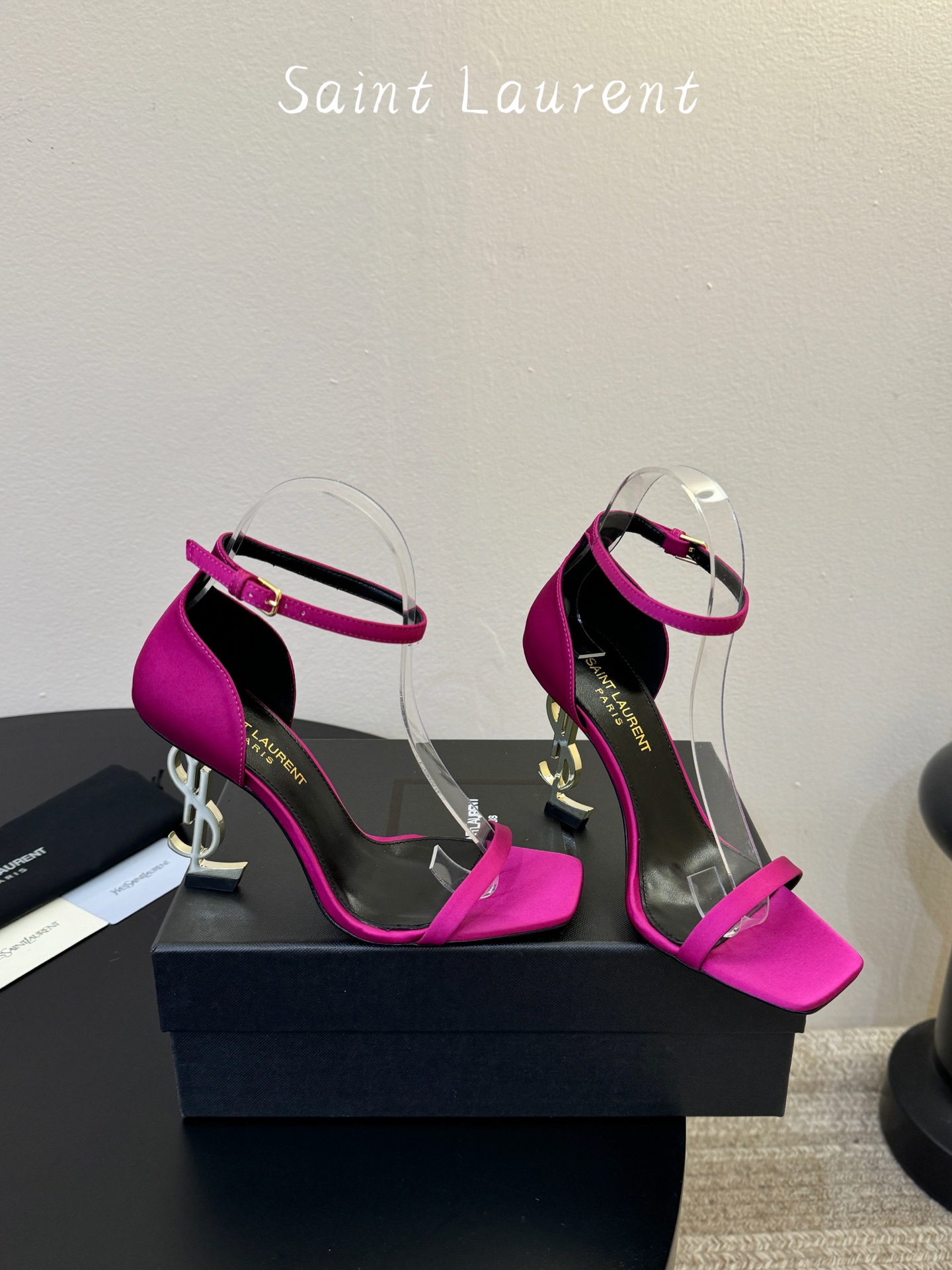 𝗦𝗔𝗜𝗡𝗧 𝗟𝗔𝗨𝗥𝗘𝗡*ysl 经典款高跟凉鞋 唯有YSL最懂女人心 不接受反驳 超级无敌女人味神器 