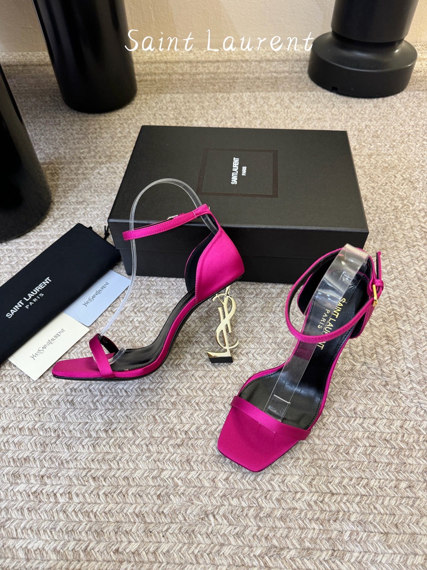 𝗦𝗔𝗜𝗡𝗧 𝗟𝗔𝗨𝗥𝗘𝗡*ysl 经典款高跟凉鞋 唯有YSL最懂女人心 不接受反驳 超级无敌女人味神器 