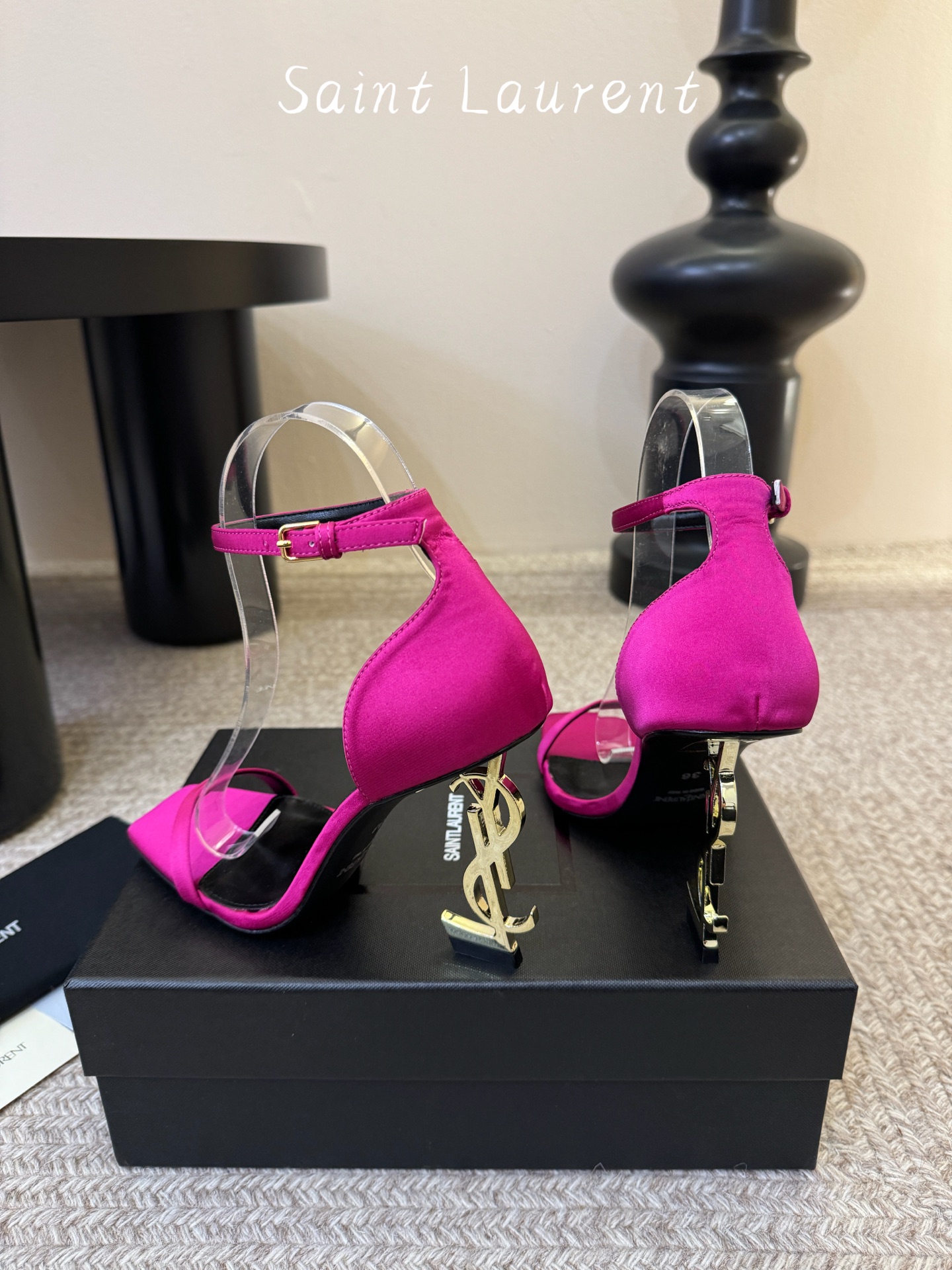 𝗦𝗔𝗜𝗡𝗧 𝗟𝗔𝗨𝗥𝗘𝗡*ysl 经典款高跟凉鞋 唯有YSL最懂女人心 不接受反驳 超级无敌女人味神器 