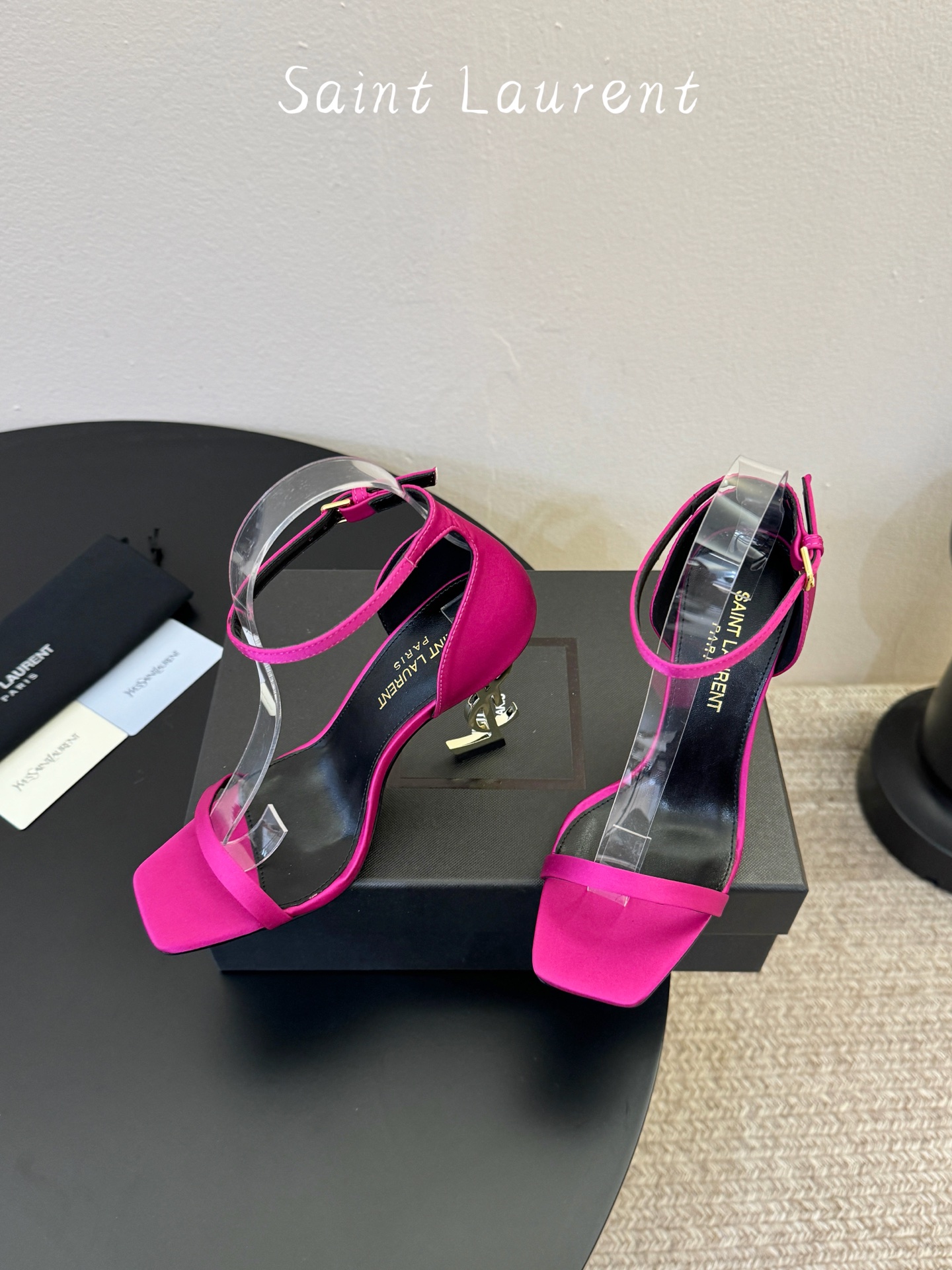 𝗦𝗔𝗜𝗡𝗧 𝗟𝗔𝗨𝗥𝗘𝗡*ysl 经典款高跟凉鞋 唯有YSL最懂女人心 不接受反驳 超级无敌女人味神器 