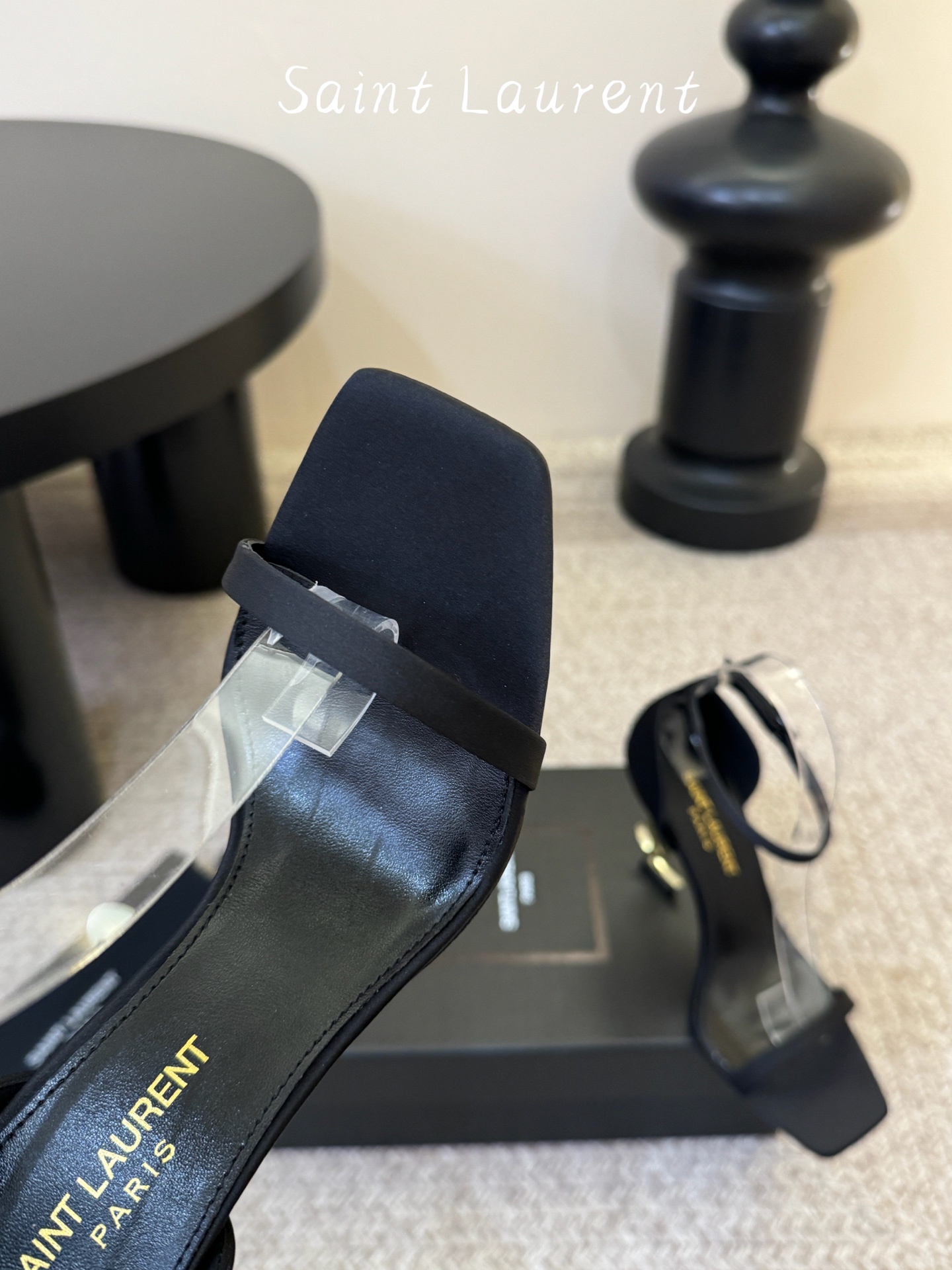 𝗦𝗔𝗜𝗡𝗧 𝗟𝗔𝗨𝗥𝗘𝗡*ysl 经典款高跟凉鞋 唯有YSL最懂女人心 不接受反驳 超级无敌女人味神器 