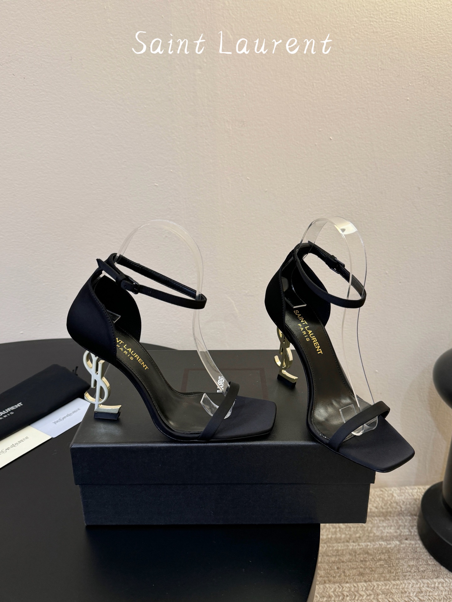 𝗦𝗔𝗜𝗡𝗧 𝗟𝗔𝗨𝗥𝗘𝗡*ysl 经典款高跟凉鞋 唯有YSL最懂女人心 不接受反驳 超级无敌女人味神器 