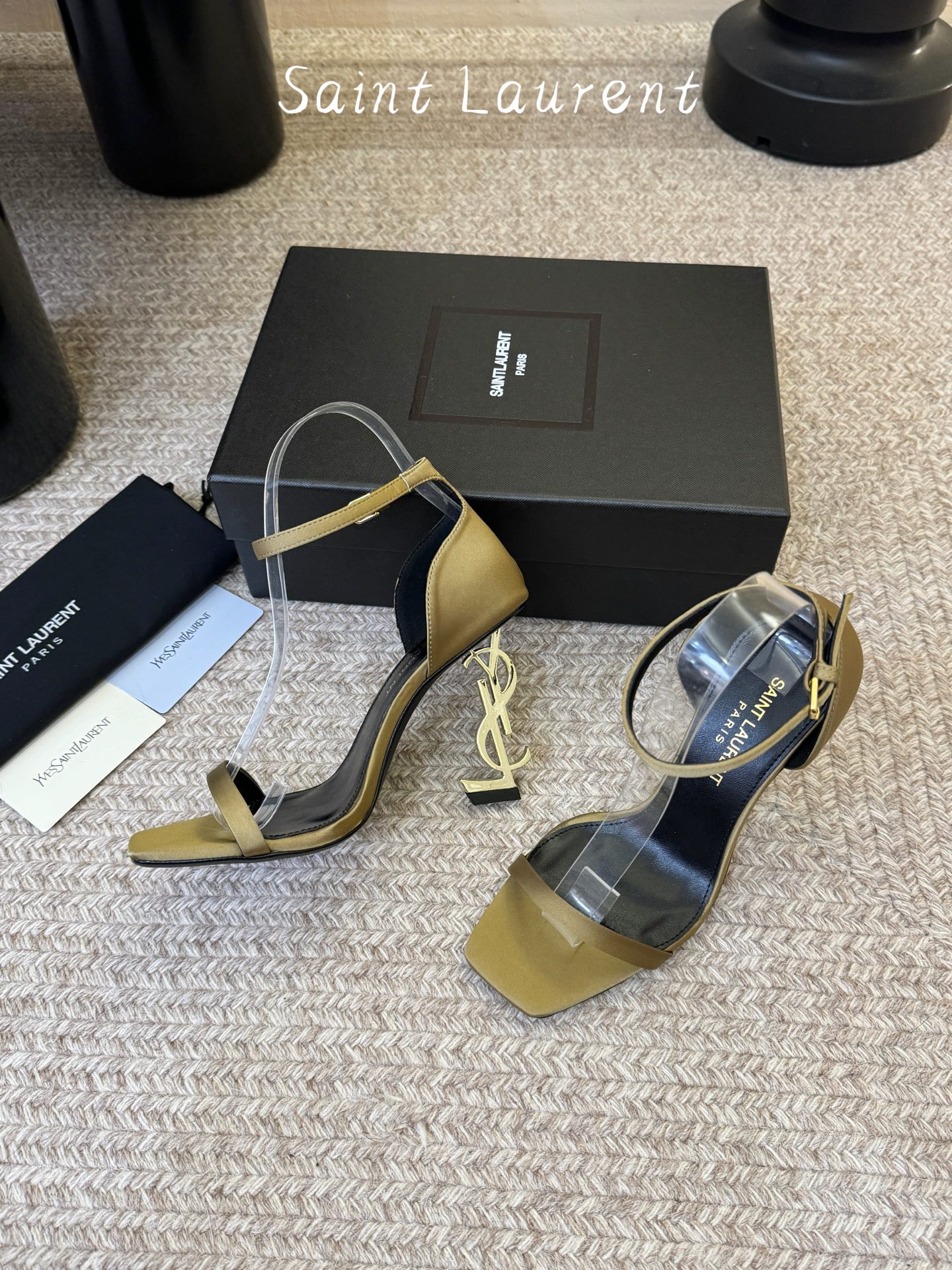 𝗦𝗔𝗜𝗡𝗧 𝗟𝗔𝗨𝗥𝗘𝗡*ysl 经典款高跟凉鞋 唯有YSL最懂女人心 不接受反驳 超级无敌女人味神器 