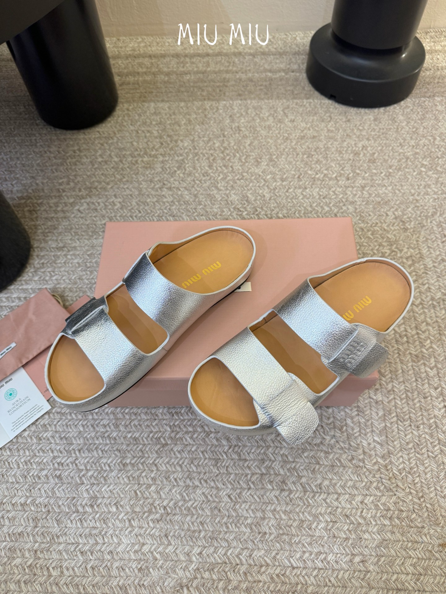 顶级 MiuMiu/缪缪2026ss夏季必备新款厚底勃肯沙滩拖鞋这个鞋型真的属于经典不会过时的设计而且符