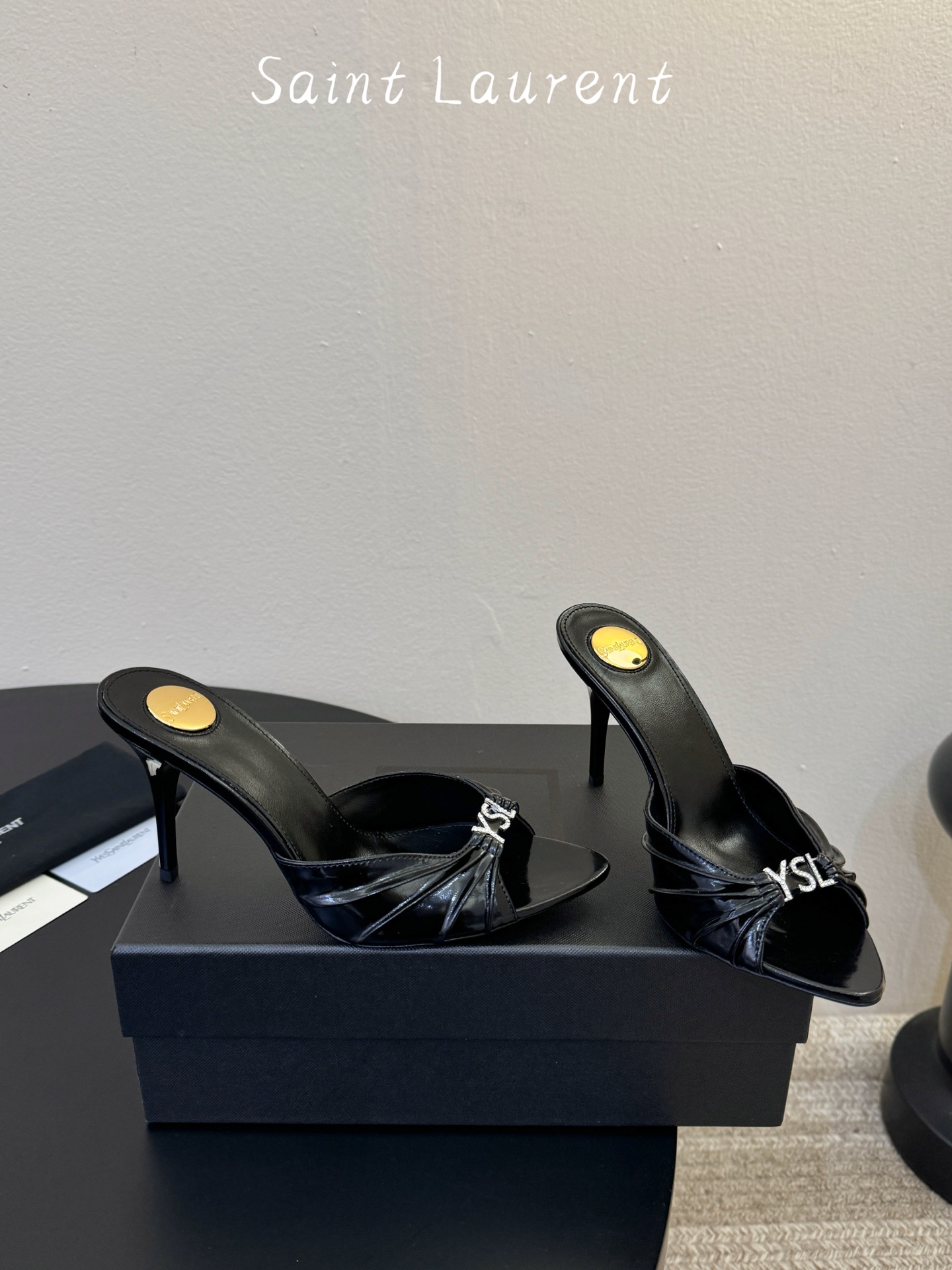 下单备注9cmSaint Laurent / 圣罗兰Lee金属钻链条尖头高跟鞋YSL姐姐的美丽尤物高跟鞋