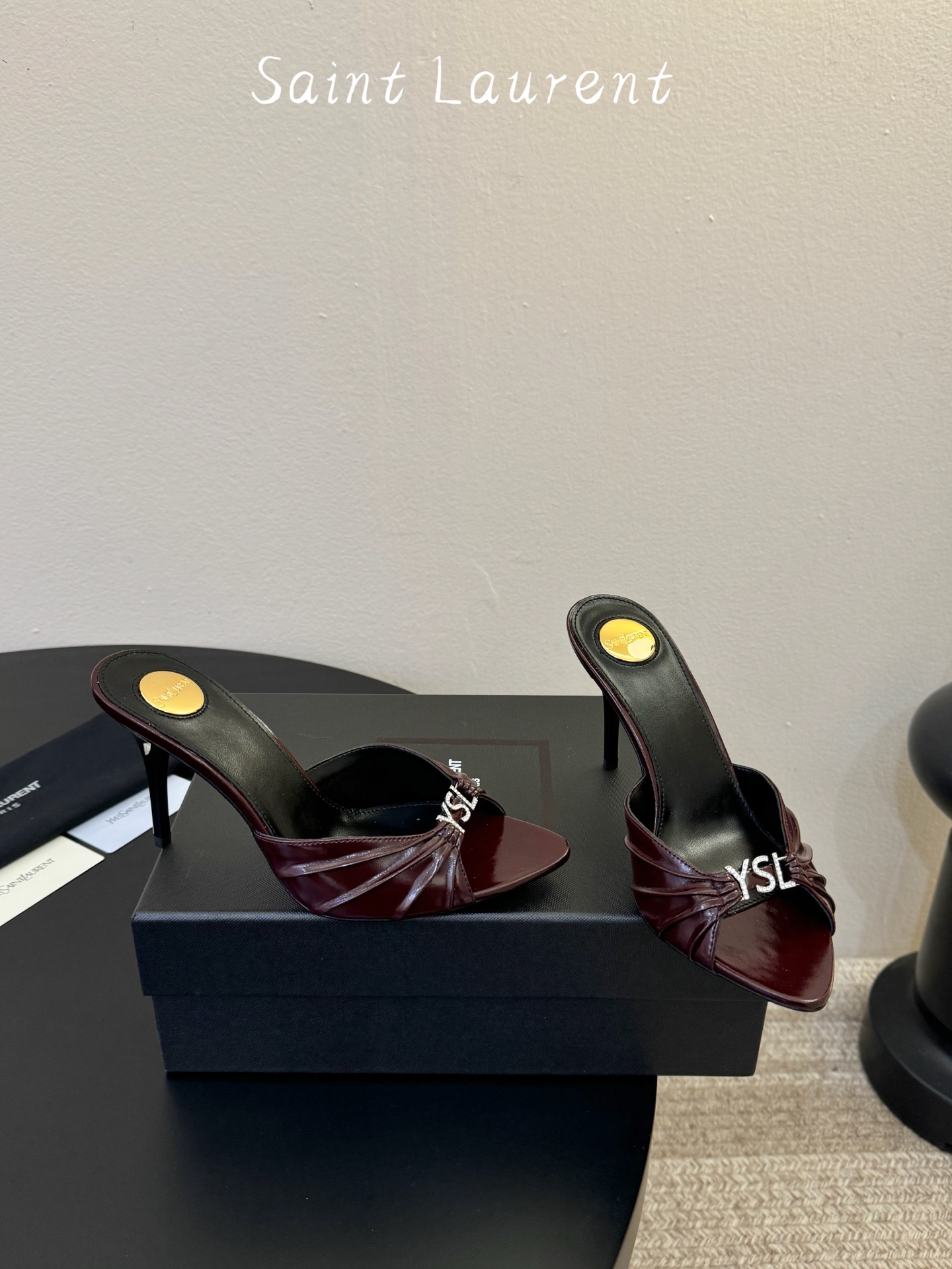 下单备注9cmSaint Laurent / 圣罗兰Lee金属钻链条尖头高跟鞋YSL姐姐的美丽尤物高跟鞋