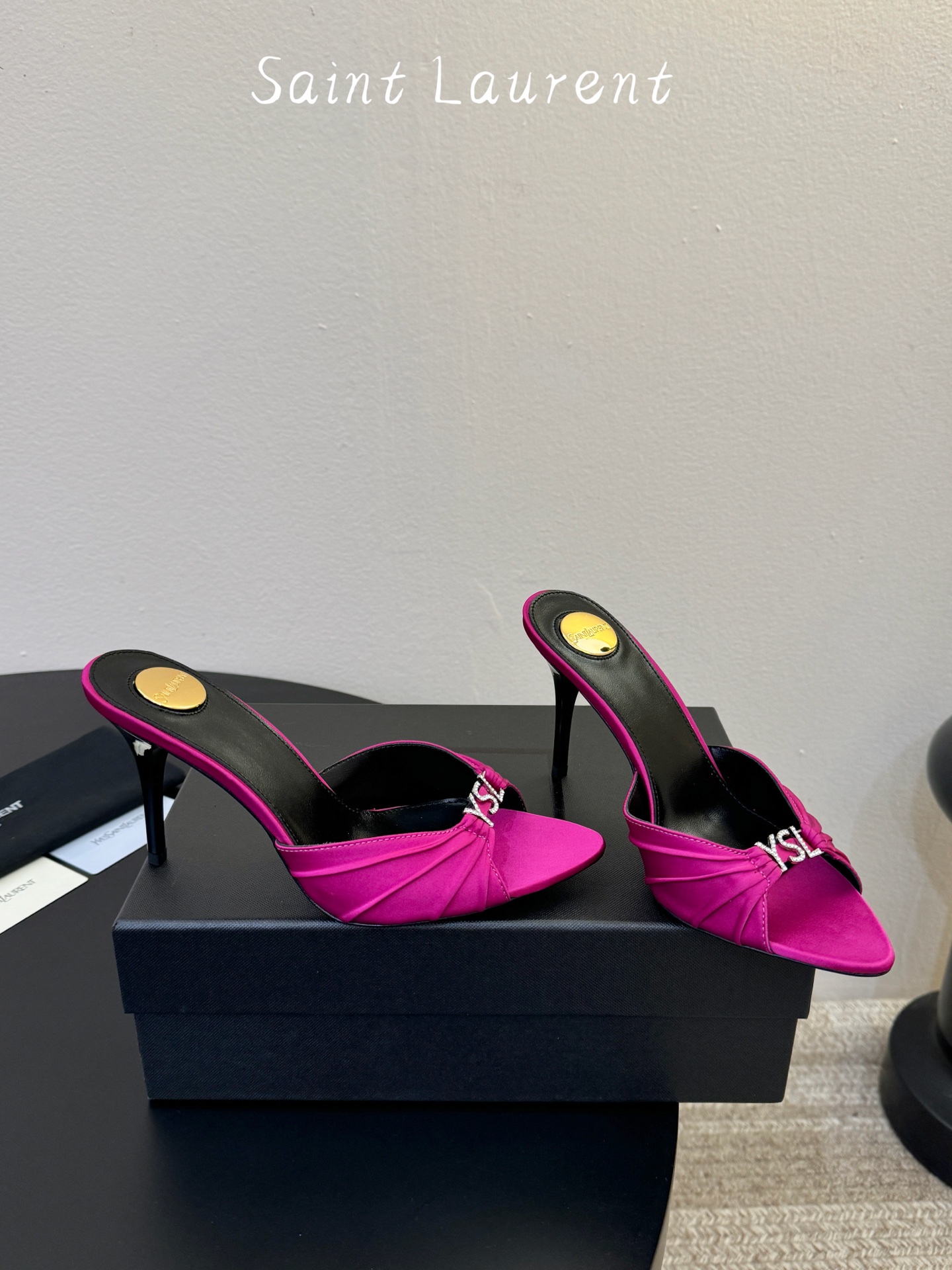 下单备注9cmSaint Laurent / 圣罗兰Lee金属钻链条尖头高跟鞋YSL姐姐的美丽尤物高跟鞋