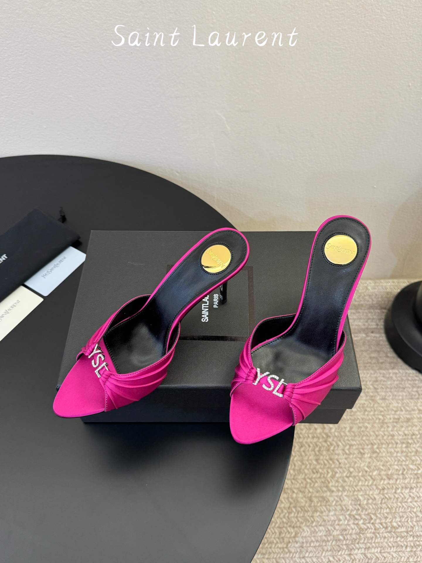 下单备注9cmSaint Laurent / 圣罗兰Lee金属钻链条尖头高跟鞋YSL姐姐的美丽尤物高跟鞋