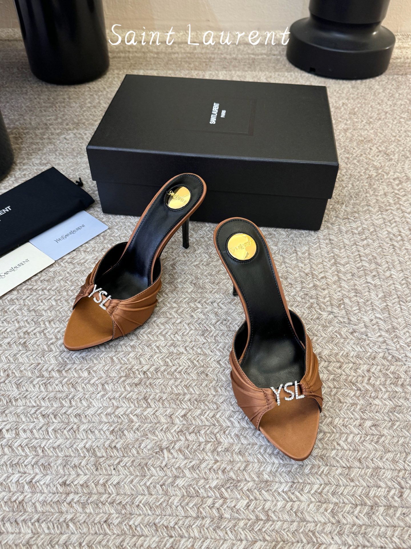 下单备注9cmSaint Laurent / 圣罗兰Lee金属钻链条尖头高跟鞋YSL姐姐的美丽尤物高跟鞋