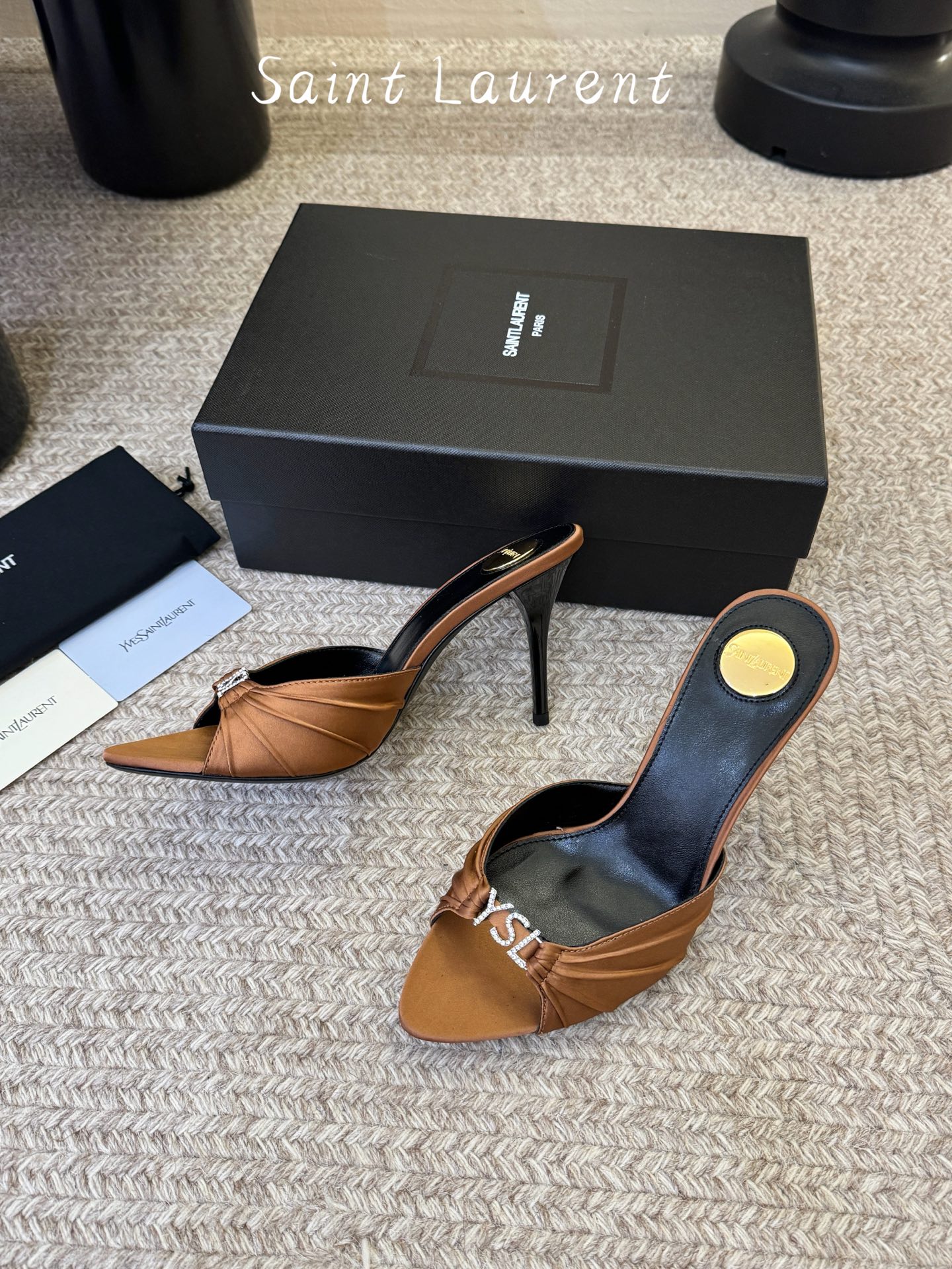 下单备注9cmSaint Laurent / 圣罗兰Lee金属钻链条尖头高跟鞋YSL姐姐的美丽尤物高跟鞋