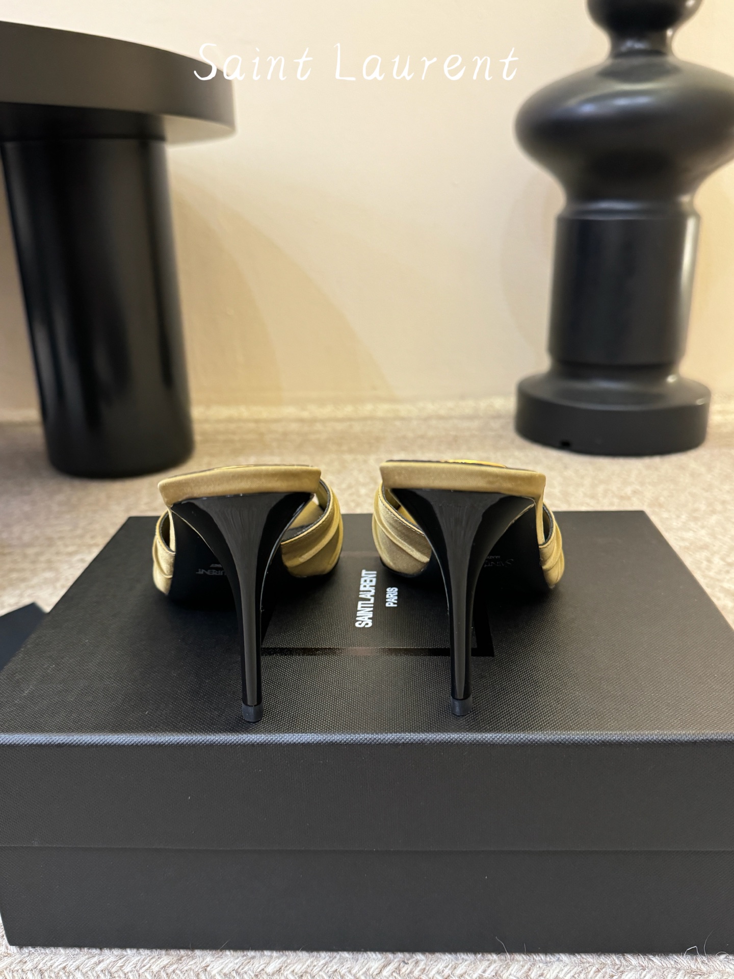 下单备注9cmSaint Laurent / 圣罗兰Lee金属钻链条尖头高跟鞋YSL姐姐的美丽尤物高跟鞋