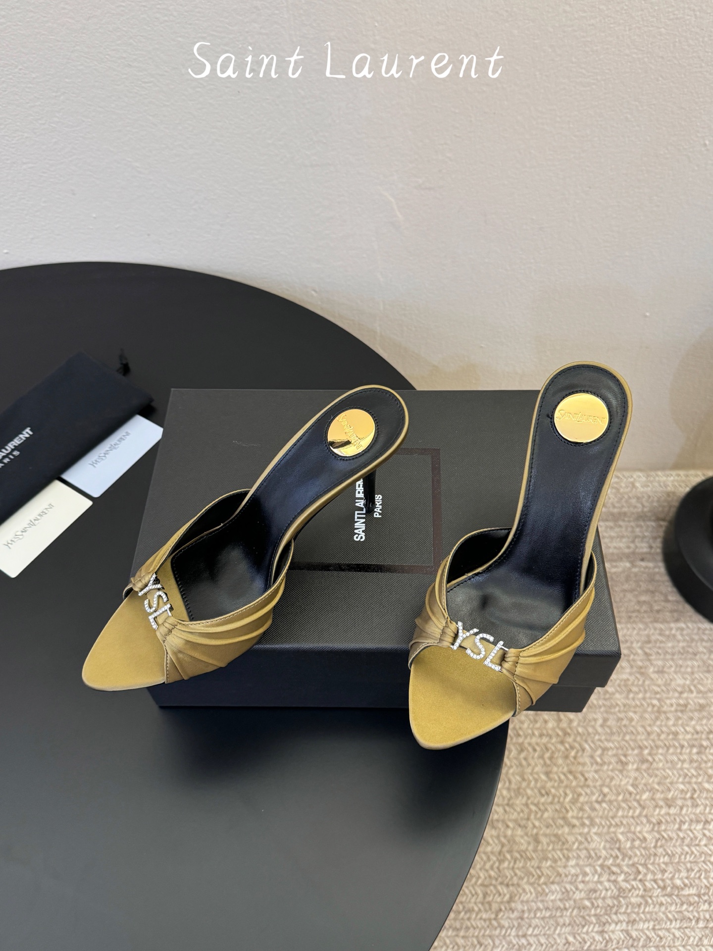 下单备注9cmSaint Laurent / 圣罗兰Lee金属钻链条尖头高跟鞋YSL姐姐的美丽尤物高跟鞋