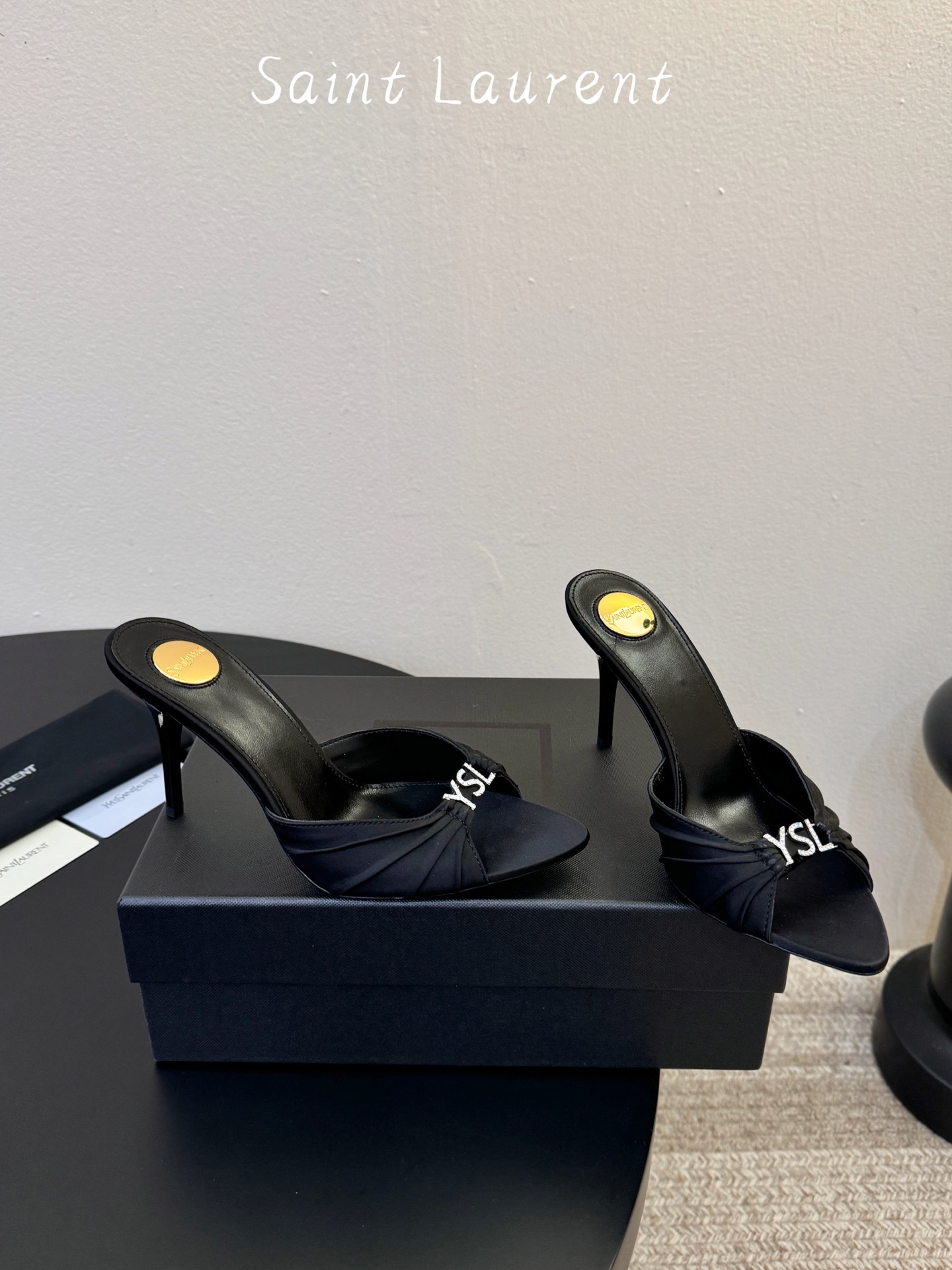 下单备注9cmSaint Laurent / 圣罗兰Lee金属钻链条尖头高跟鞋YSL姐姐的美丽尤物高跟鞋