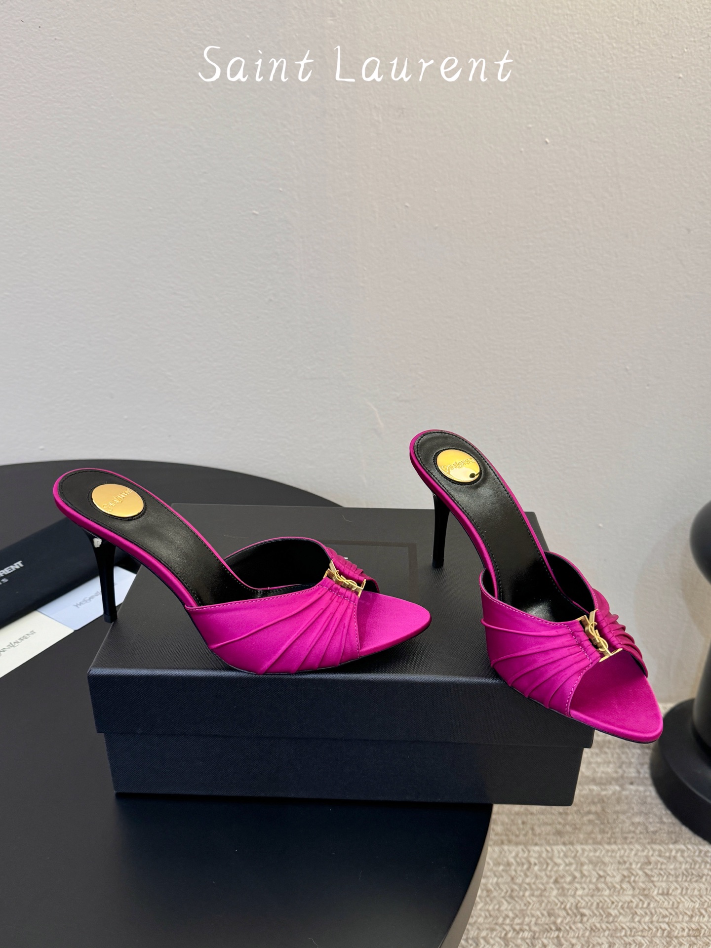 下单备注9cmSaint Laurent / 圣罗兰Lee金属钻链条尖头高跟鞋YSL姐姐的美丽尤物高跟鞋