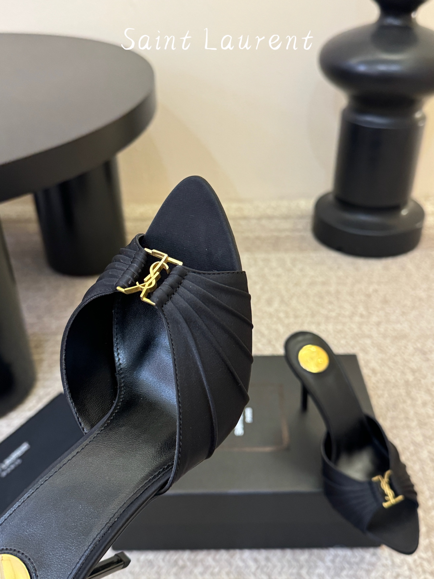 下单备注9cmSaint Laurent / 圣罗兰Lee金属钻链条尖头高跟鞋YSL姐姐的美丽尤物高跟鞋