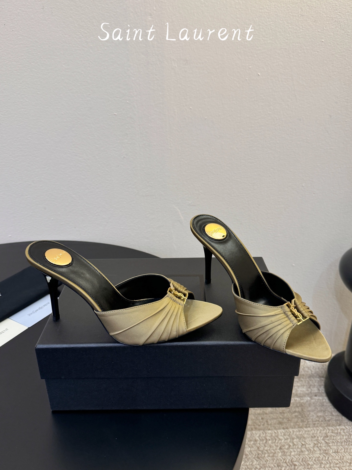 下单备注9cmSaint Laurent / 圣罗兰Lee金属钻链条尖头高跟鞋YSL姐姐的美丽尤物高跟鞋