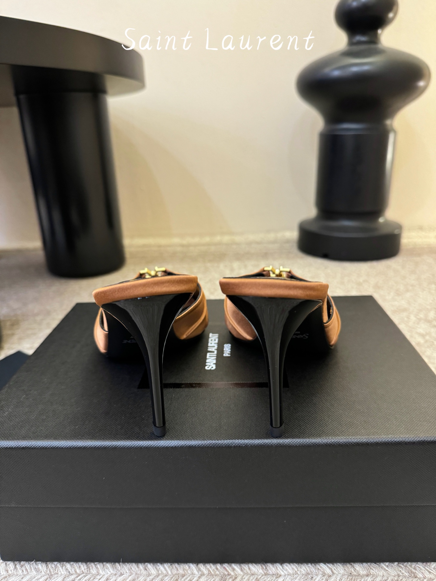 下单备注9cmSaint Laurent / 圣罗兰Lee金属钻链条尖头高跟鞋YSL姐姐的美丽尤物高跟鞋