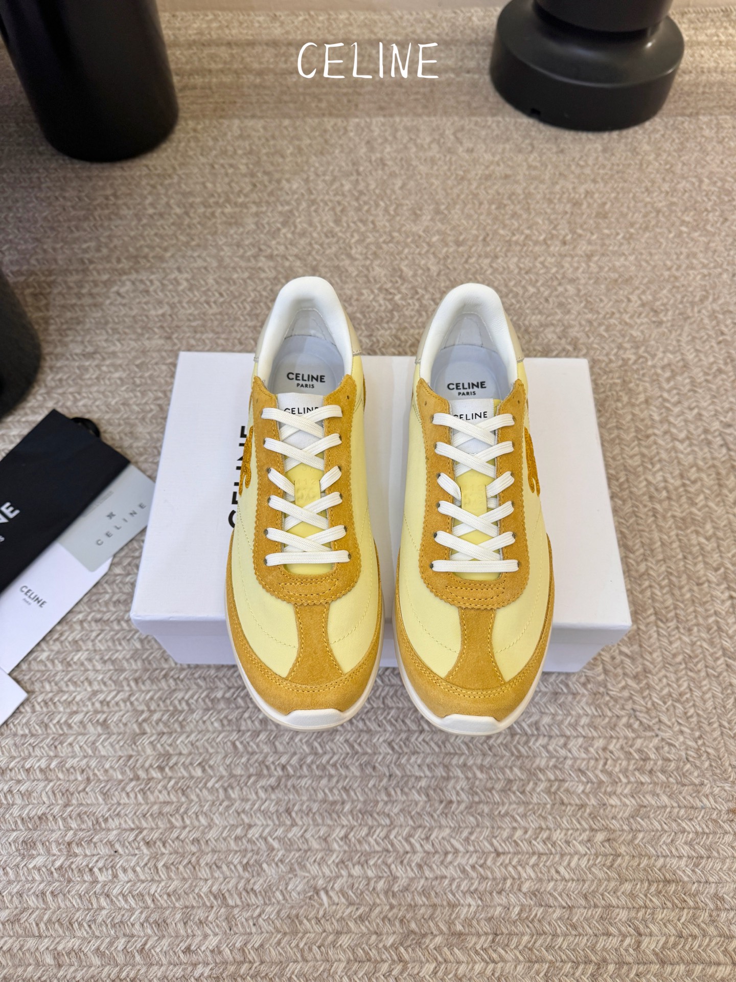 增加颜色Celin*凯旋门复古运动鞋德训鞋阿甘鞋采用经典的阿甘鞋/德训鞋轮廓，低帮流线型鞋身搭配窄鞋头，