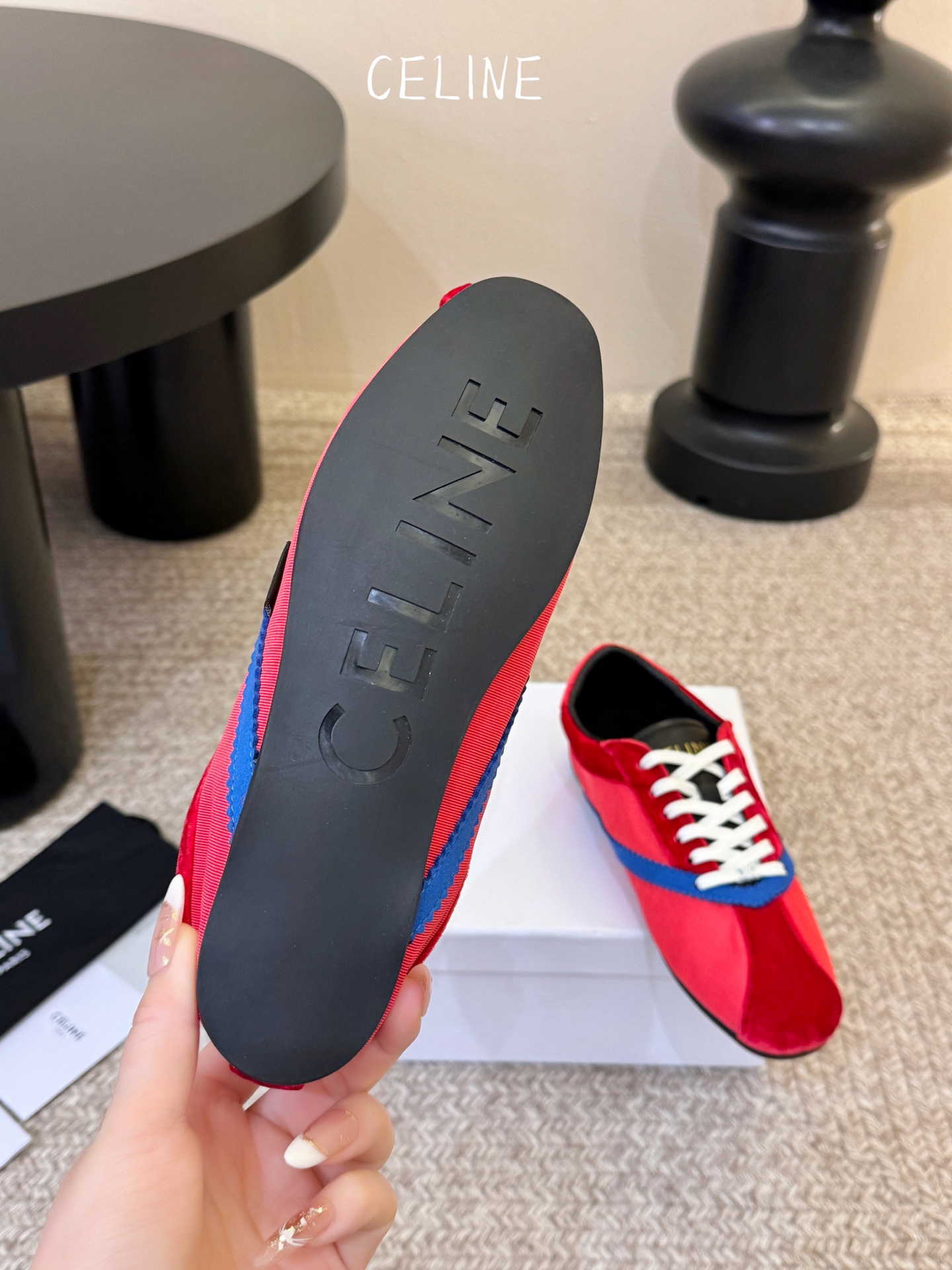 Celin*26ss早春新品平底芭蕾舞运动鞋休闲鞋包含平底芭蕾鞋与厚底休闲鞋两款，前者优雅精致，后者兼具