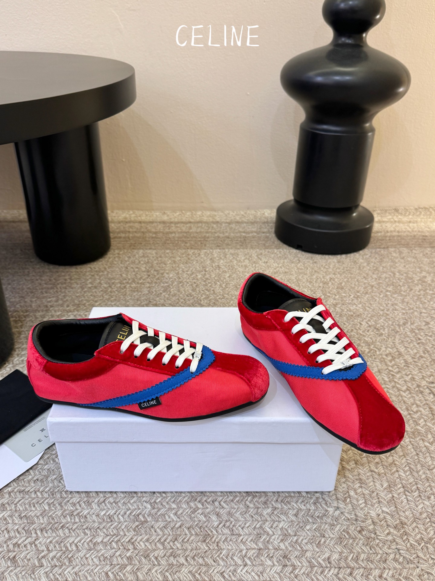 Celin*26ss早春新品平底芭蕾舞运动鞋休闲鞋包含平底芭蕾鞋与厚底休闲鞋两款，前者优雅精致，后者兼具